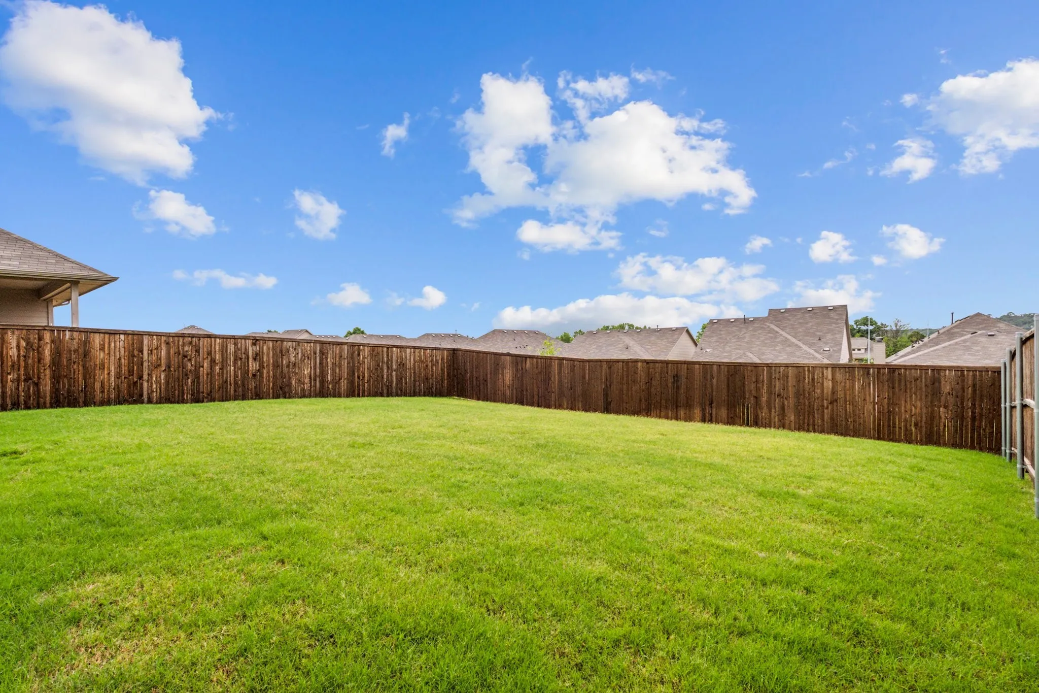 Single Family Residence For Sale in Denton County , 525 Big Horn Pass, Denton, Texas 76210, 4 Bedrooms, 2 Bathrooms, 2 Garage spaces, 1,793 Sqft, built in 2022, Price $380,000, mls#21309518, Real Estate Agent in Denton, Homes For Sale in Denton county, Homes For Sale in Denton, Realtor in Denton Texas, Real Estate Brokerage Independent Realty Texas, Luminita Cordes Realtor
