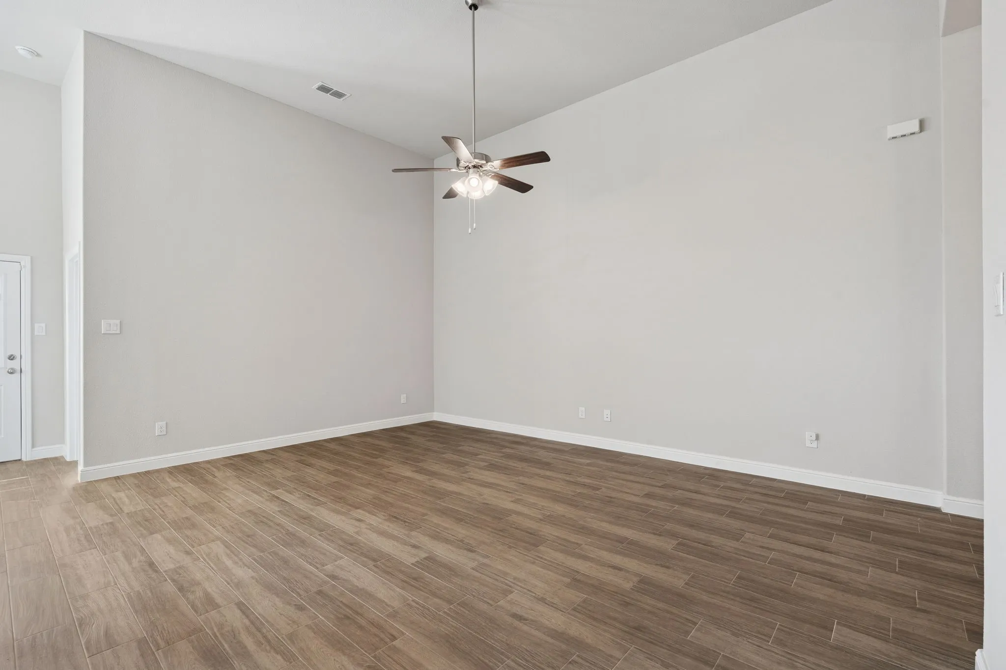 Single Family Residence For Sale in Denton County , 525 Big Horn Pass, Denton, Texas 76210, 4 Bedrooms, 2 Bathrooms, 2 Garage spaces, 1,793 Sqft, built in 2022, Price $380,000, mls#21309518, Real Estate Agent in Denton, Homes For Sale in Denton county, Homes For Sale in Denton, Realtor in Denton Texas, Real Estate Brokerage Independent Realty Texas, Luminita Cordes Realtor