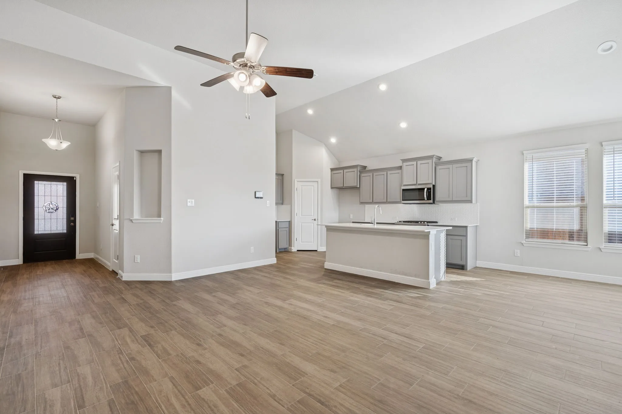 Single Family Residence For Sale in Denton County , 525 Big Horn Pass, Denton, Texas 76210, 4 Bedrooms, 2 Bathrooms, 2 Garage spaces, 1,793 Sqft, built in 2022, Price $380,000, mls#21309518, Real Estate Agent in Denton, Homes For Sale in Denton county, Homes For Sale in Denton, Realtor in Denton Texas, Real Estate Brokerage Independent Realty Texas, Luminita Cordes Realtor