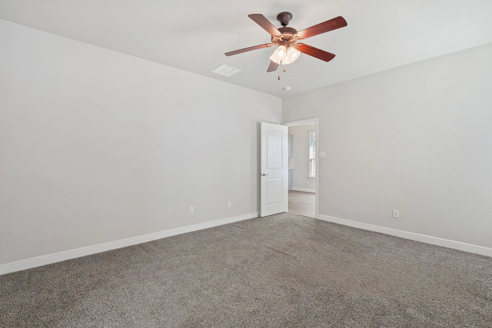 Single Family Residence For Sale in Denton County , 525 Big Horn Pass, Denton, Texas 76210, 4 Bedrooms, 2 Bathrooms, 2 Garage spaces, 1,793 Sqft, built in 2022, Price $380,000, mls#21309518, Real Estate Agent in Denton, Homes For Sale in Denton county, Homes For Sale in Denton, Realtor in Denton Texas, Real Estate Brokerage Independent Realty Texas, Luminita Cordes Realtor