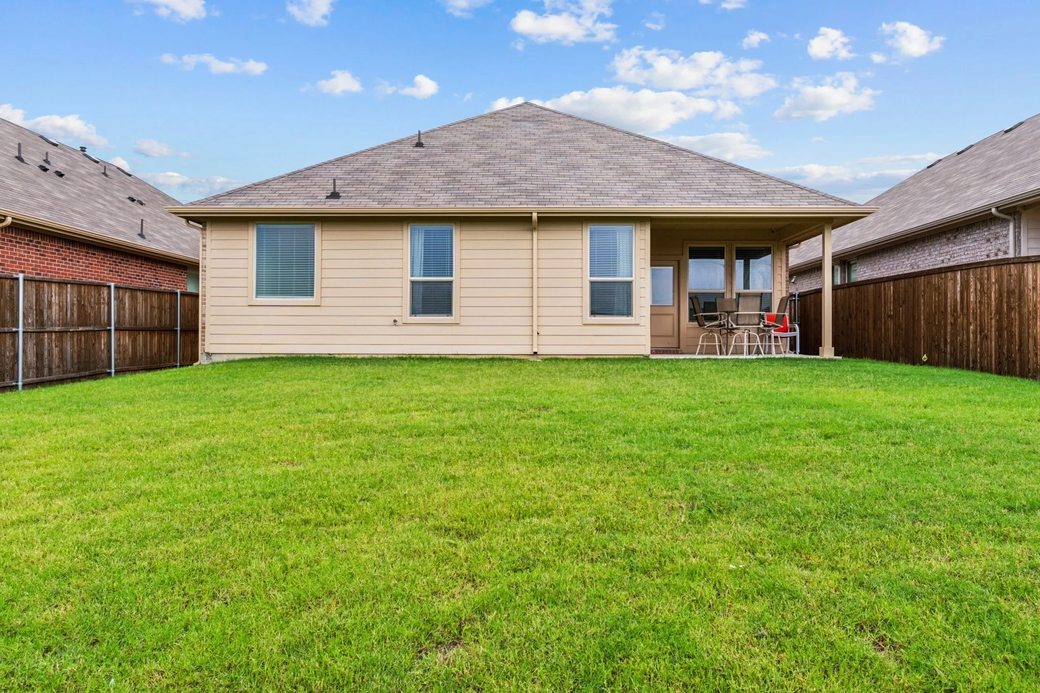Single Family Residence For Sale in Denton County , 525 Big Horn Pass, Denton, Texas 76210, 4 Bedrooms, 2 Bathrooms, 2 Garage spaces, 1,793 Sqft, built in 2022, Price $380,000, mls#21309518, Real Estate Agent in Denton, Homes For Sale in Denton county, Homes For Sale in Denton, Realtor in Denton Texas, Real Estate Brokerage Independent Realty Texas, Luminita Cordes Realtor