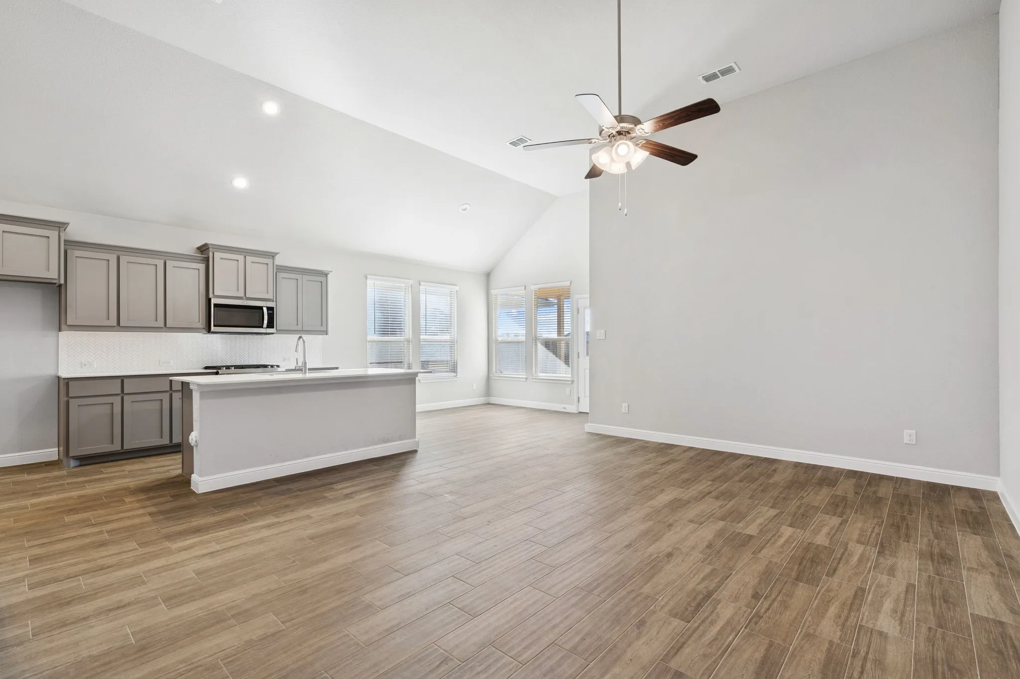 Single Family Residence For Sale in Denton County , 525 Big Horn Pass, Denton, Texas 76210, 4 Bedrooms, 2 Bathrooms, 2 Garage spaces, 1,793 Sqft, built in 2022, Price $380,000, mls#21309518, Real Estate Agent in Denton, Homes For Sale in Denton county, Homes For Sale in Denton, Realtor in Denton Texas, Real Estate Brokerage Independent Realty Texas, Luminita Cordes Realtor