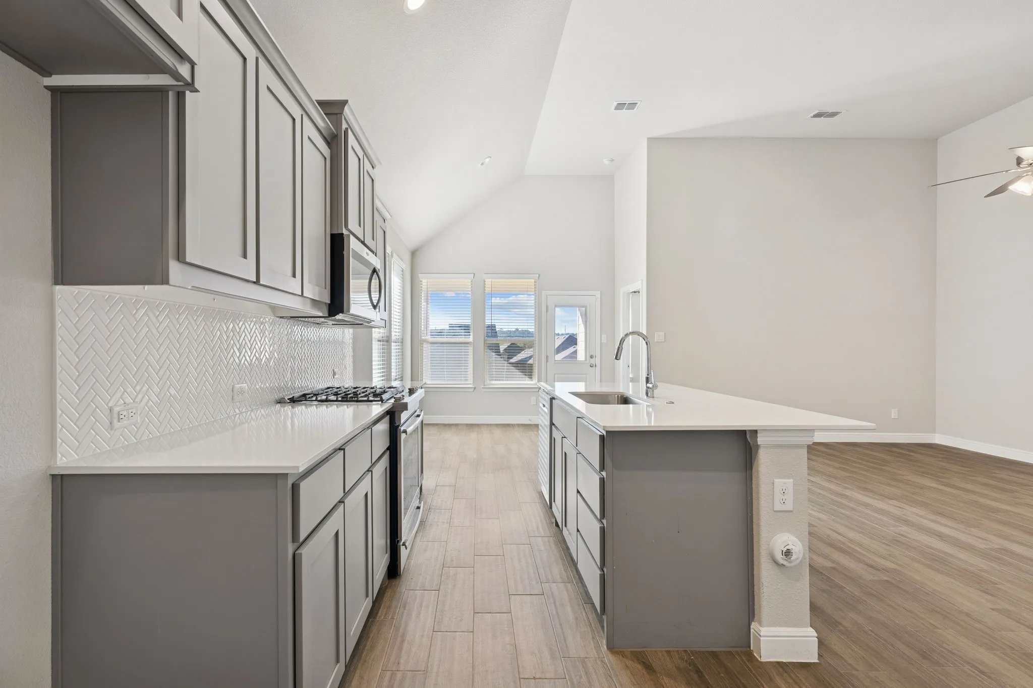 Single Family Residence For Sale in Denton County , 525 Big Horn Pass, Denton, Texas 76210, 4 Bedrooms, 2 Bathrooms, 2 Garage spaces, 1,793 Sqft, built in 2022, Price $380,000, mls#21309518, Real Estate Agent in Denton, Homes For Sale in Denton county, Homes For Sale in Denton, Realtor in Denton Texas, Real Estate Brokerage Independent Realty Texas, Luminita Cordes Realtor
