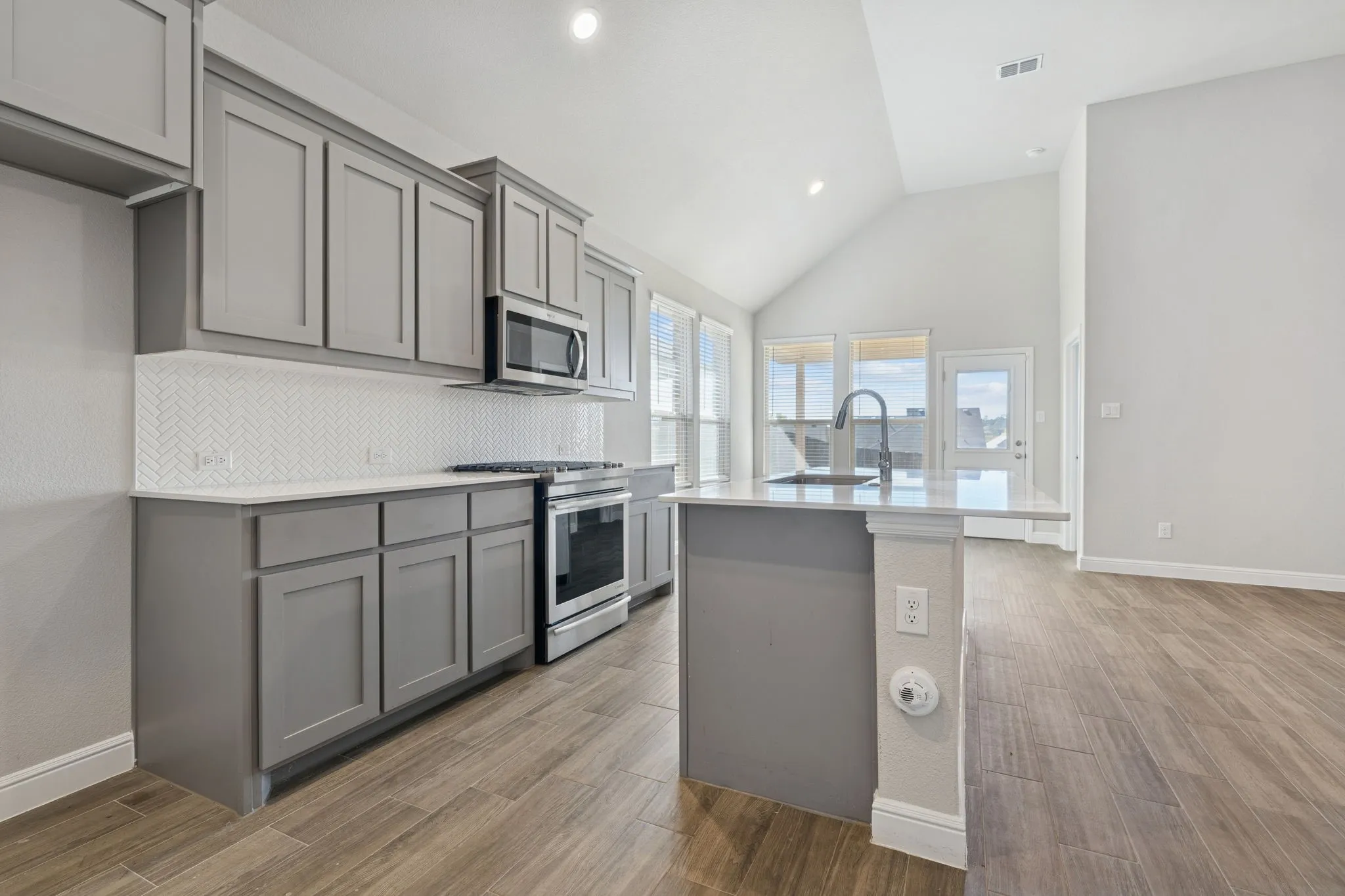 Single Family Residence For Sale in Denton County , 525 Big Horn Pass, Denton, Texas 76210, 4 Bedrooms, 2 Bathrooms, 2 Garage spaces, 1,793 Sqft, built in 2022, Price $380,000, mls#21309518, Real Estate Agent in Denton, Homes For Sale in Denton county, Homes For Sale in Denton, Realtor in Denton Texas, Real Estate Brokerage Independent Realty Texas, Luminita Cordes Realtor