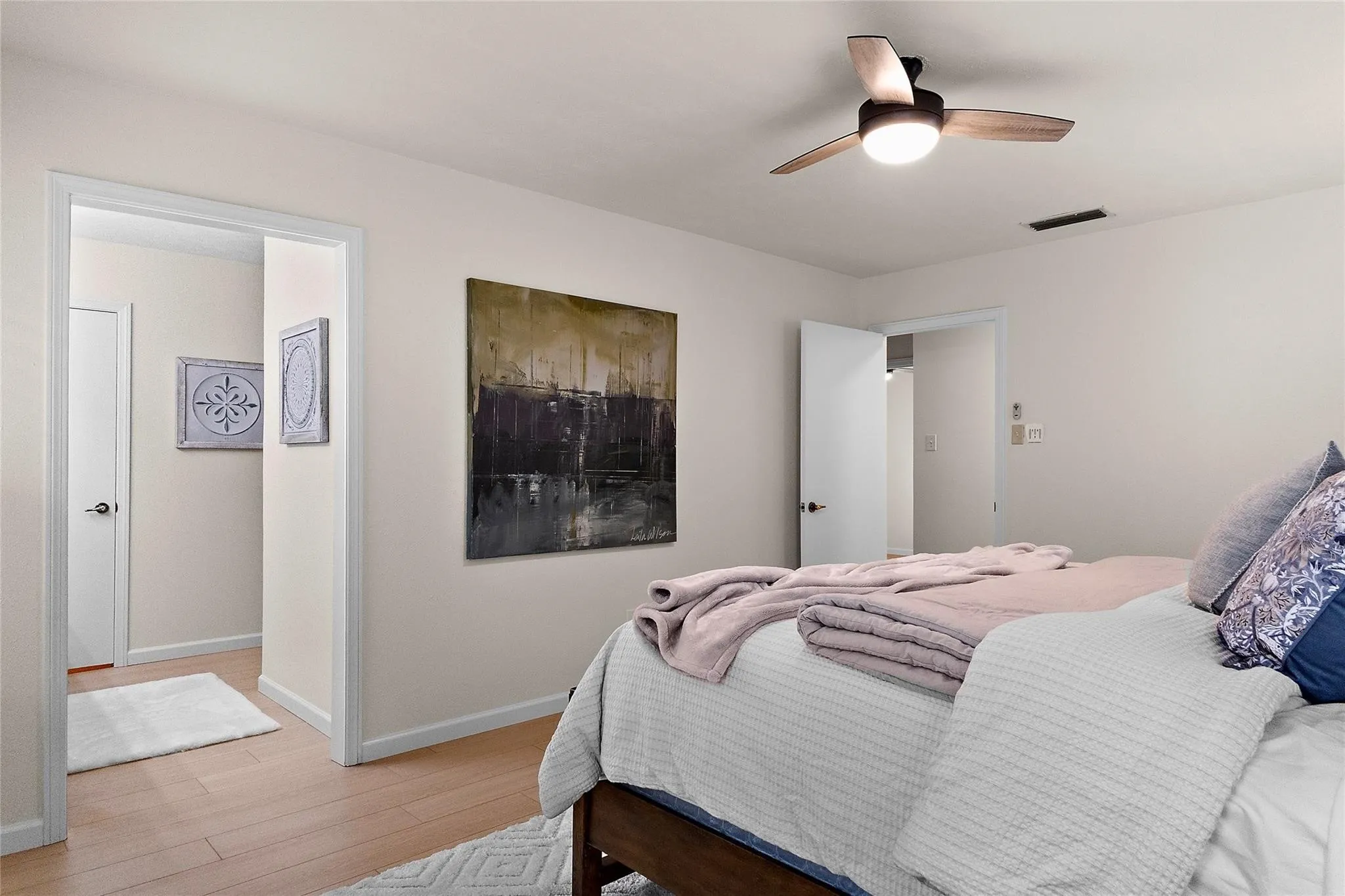 Single Family Residence For Rent in Tarrant County , 329 Stratford Drive, Hurst, Texas 76054, 3 Bedroom, 2 Bathroom, 2 Garage spaces, 1,689 Sqft, built in 1978, mls#21320892, Real Estate Agent in Hurst, Homes For Rent in Tarrant county, Homes For Rent in Hurst, Realtor in Hurst Texas, Real Estate Brokerage Independent Realty Texas, Luminita Cordes Realtor