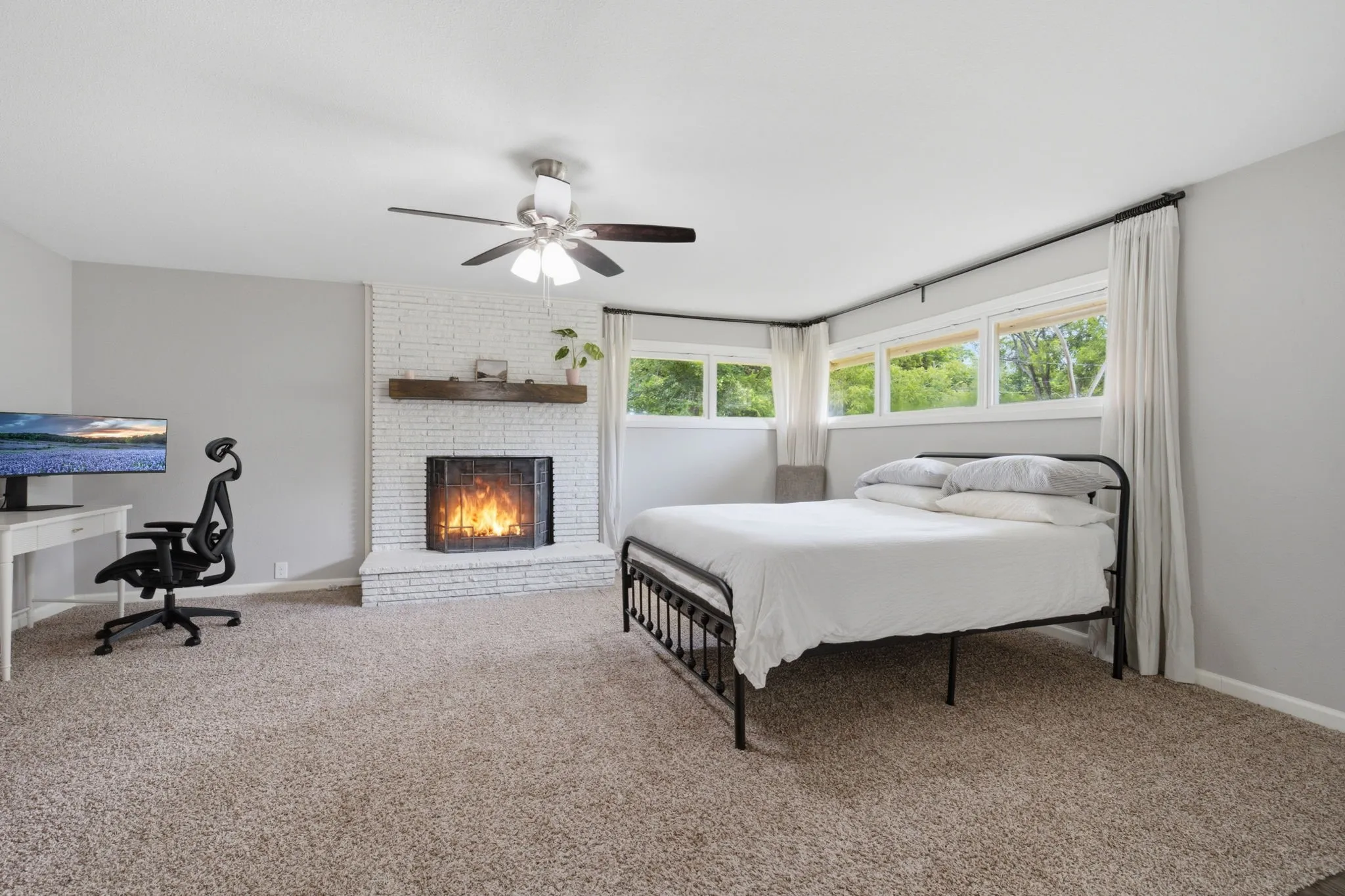 Single Family Residence For Sale in Grayson County , 1413 N Wharton Street, Sherman, Texas 75092, 4 Bedroom, 2 Bathroom, 1 Garage spaces, 1,849 Sqft, built in 1955, mls#21320068, Real Estate Agent in Sherman, Homes For Sale in Grayson county, Homes For Sale in Sherman, Realtor in Sherman Texas, Real Estate Brokerage Independent Realty Texas, Luminita Cordes Realtor