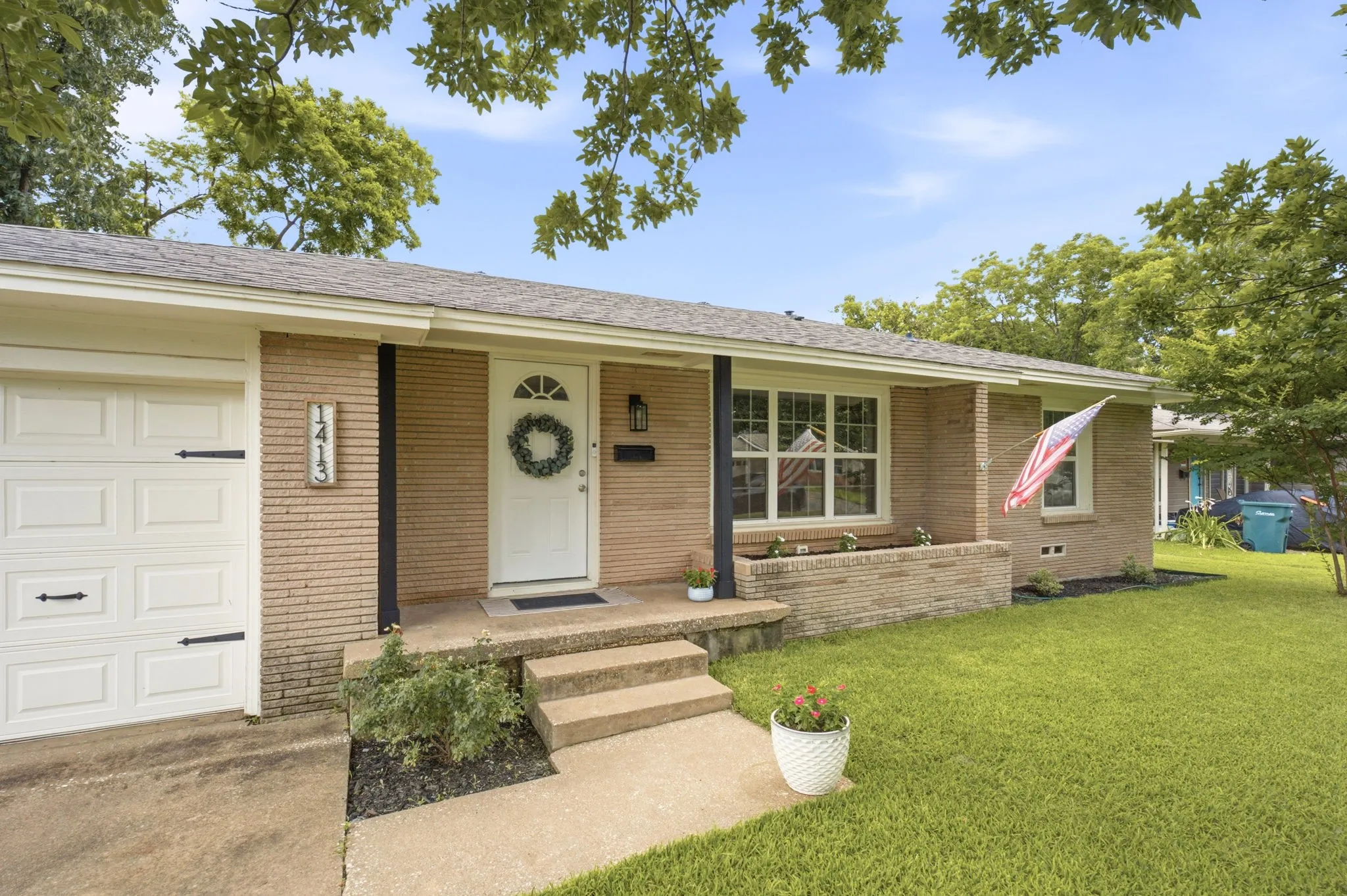 Single Family Residence For Sale in Grayson County , 1413 N Wharton Street, Sherman, Texas 75092, 4 Bedroom, 2 Bathroom, 1 Garage spaces, 1,849 Sqft, built in 1955, mls#21320068, Real Estate Agent in Sherman, Homes For Sale in Grayson county, Homes For Sale in Sherman, Realtor in Sherman Texas, Real Estate Brokerage Independent Realty Texas, Luminita Cordes Realtor