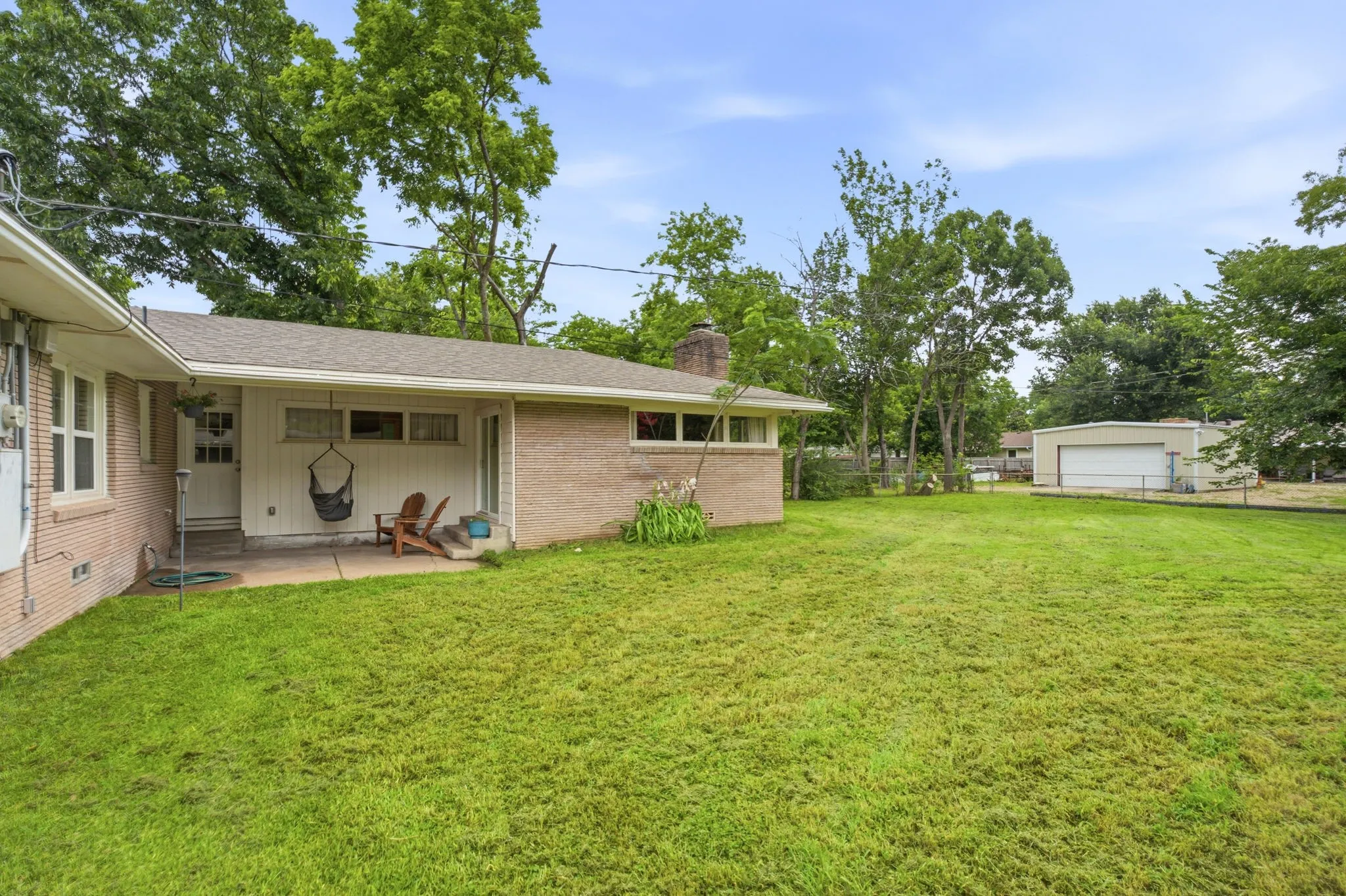 Single Family Residence For Sale in Grayson County , 1413 N Wharton Street, Sherman, Texas 75092, 4 Bedroom, 2 Bathroom, 1 Garage spaces, 1,849 Sqft, built in 1955, mls#21320068, Real Estate Agent in Sherman, Homes For Sale in Grayson county, Homes For Sale in Sherman, Realtor in Sherman Texas, Real Estate Brokerage Independent Realty Texas, Luminita Cordes Realtor