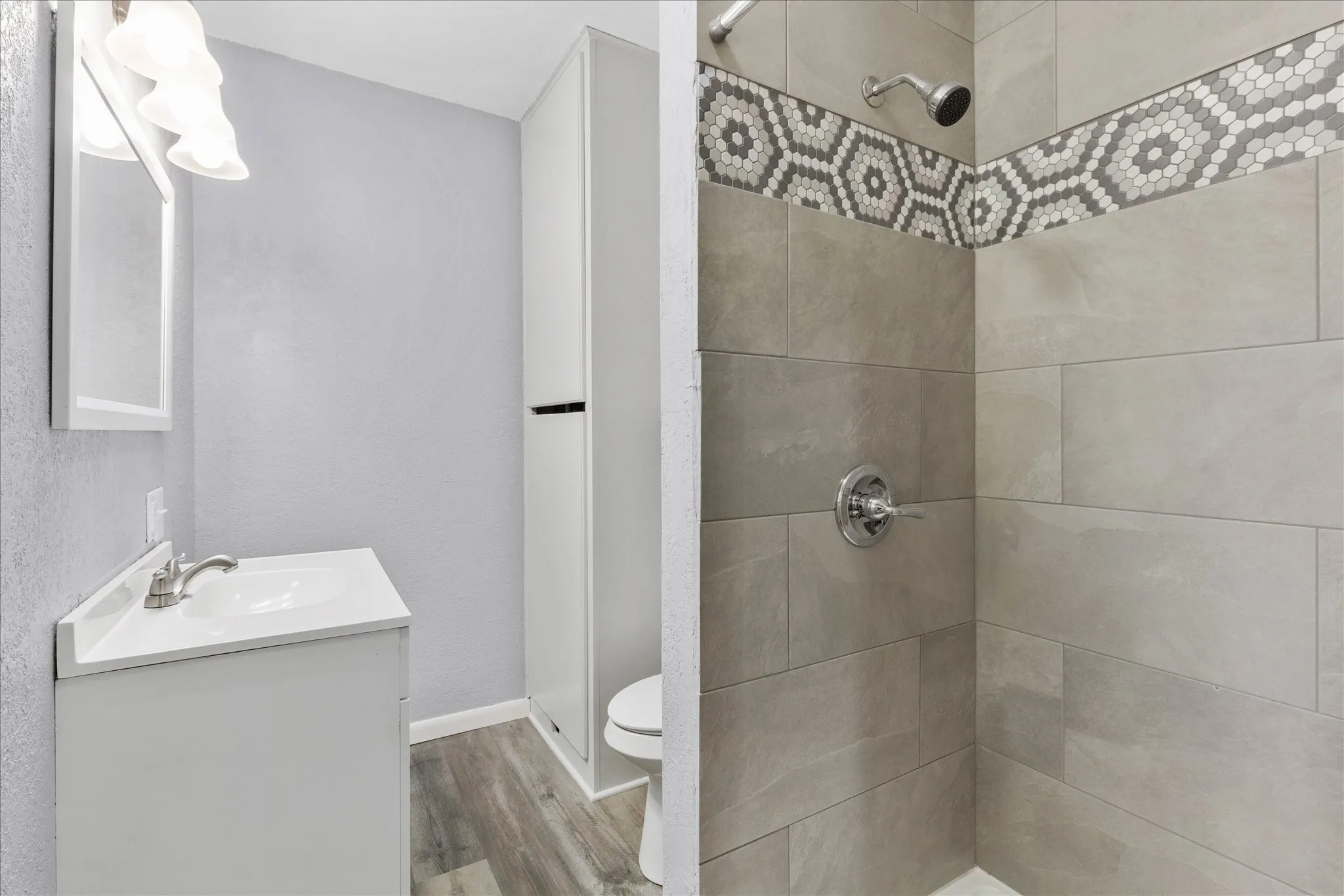 Single Family Residence For Sale in Somervell County , 1509 Van Zandt Road, Glen Rose, Texas 76043, 3 Bedroom, 3 Bathroom, Garage spaces, 1,881 Sqft, built in 1950, mls#21318639, Real Estate Agent in Glen Rose, Homes For Sale in Somervell county, Homes For Sale in Glen Rose, Realtor in Glen Rose Texas, Real Estate Brokerage Independent Realty Texas, Luminita Cordes Realtor