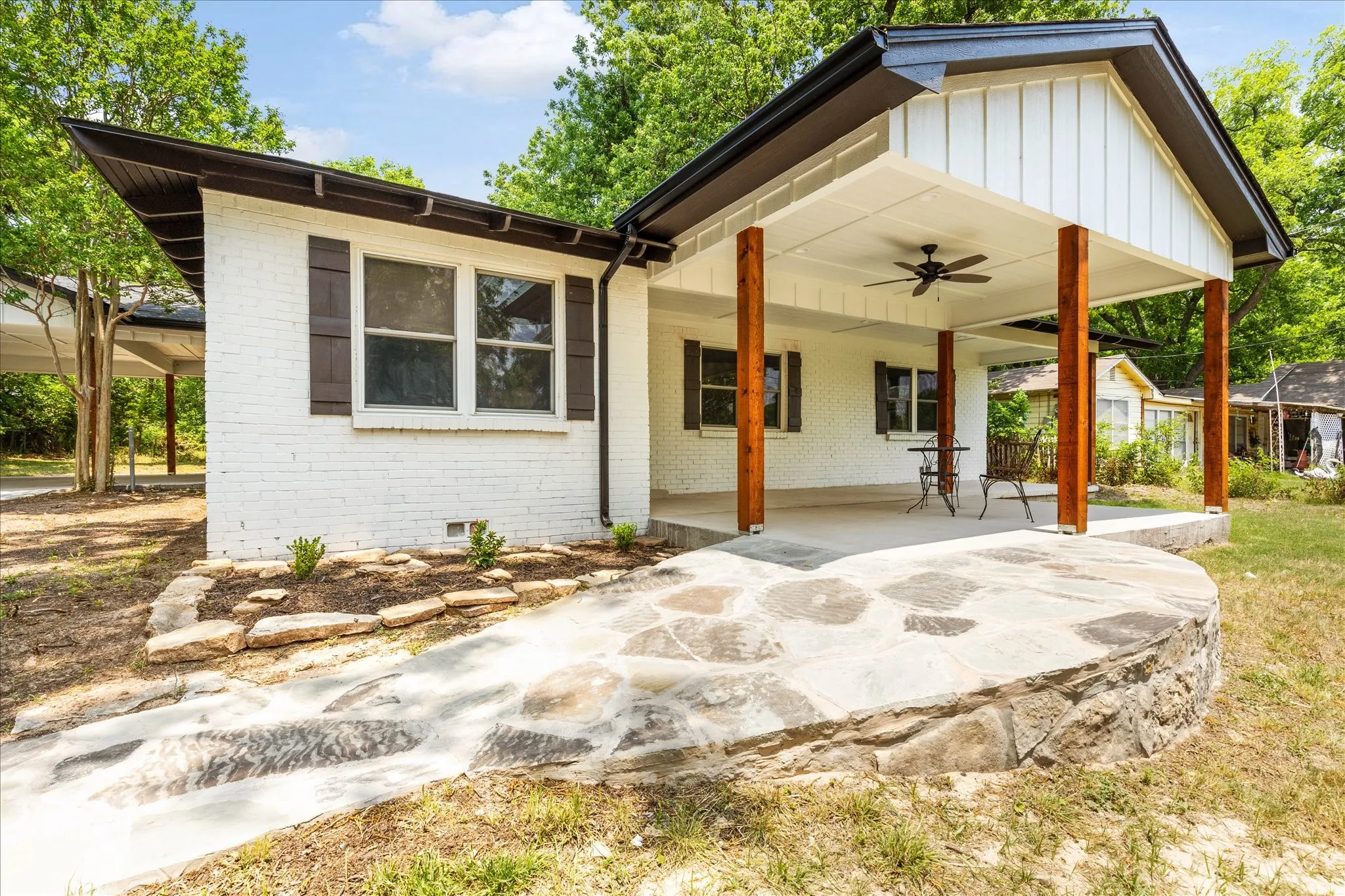 Single Family Residence For Sale in Somervell County , 1509 Van Zandt Road, Glen Rose, Texas 76043, 3 Bedroom, 3 Bathroom, Garage spaces, 1,881 Sqft, built in 1950, mls#21318639, Real Estate Agent in Glen Rose, Homes For Sale in Somervell county, Homes For Sale in Glen Rose, Realtor in Glen Rose Texas, Real Estate Brokerage Independent Realty Texas, Luminita Cordes Realtor