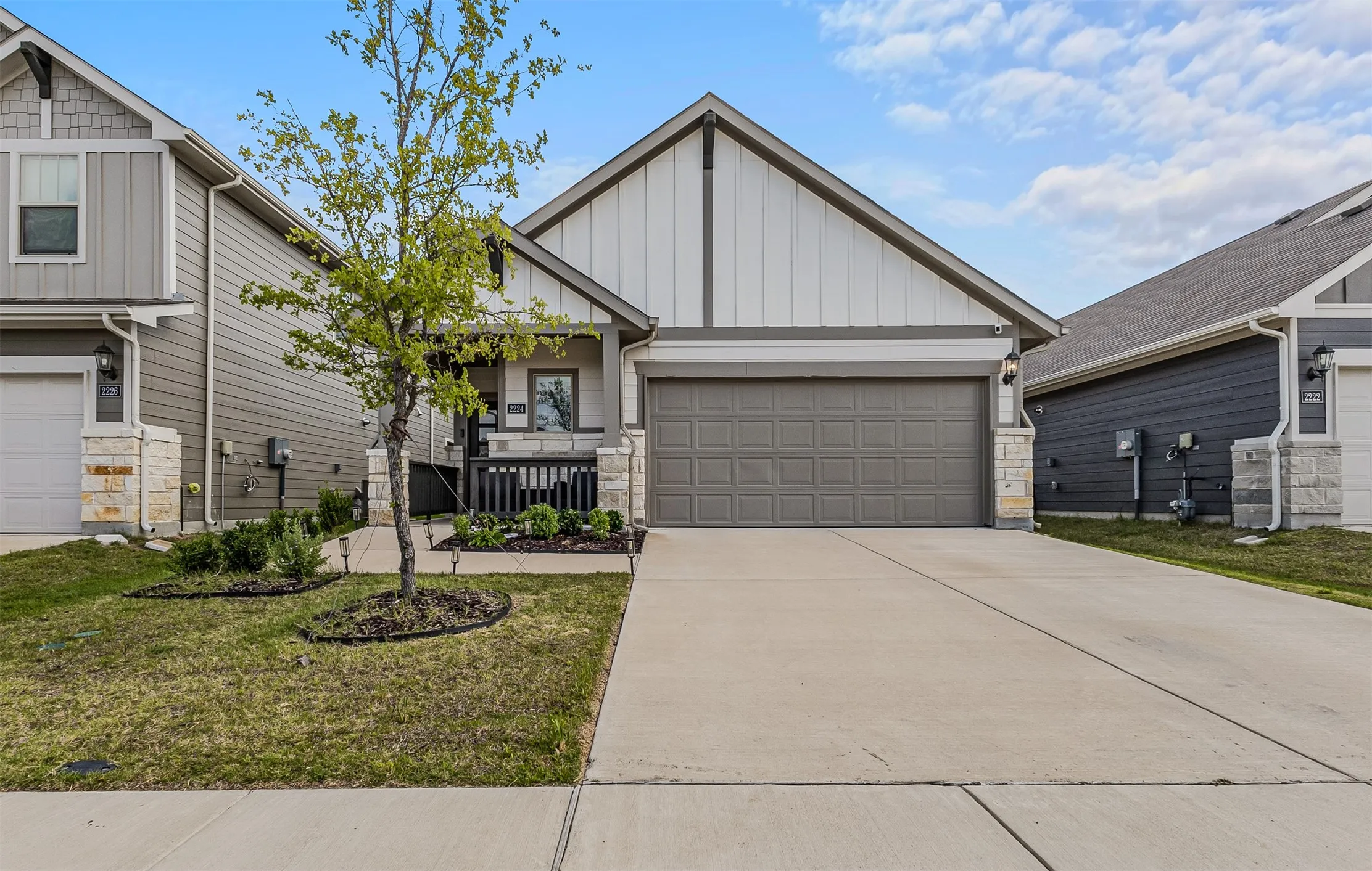Single Family Residence For Sale in Kaufman County , 2224 Cliff Springs Drive, Forney, Texas 75126, 3 Bedroom, 2 Bathroom, 2 Garage spaces, 1,506 Sqft, built in 2023, mls#21319846, Real Estate Agent in Forney, Homes For Sale in Kaufman county, Homes For Sale in Forney, Realtor in Forney Texas, Real Estate Brokerage Independent Realty Texas, Luminita Cordes Realtor