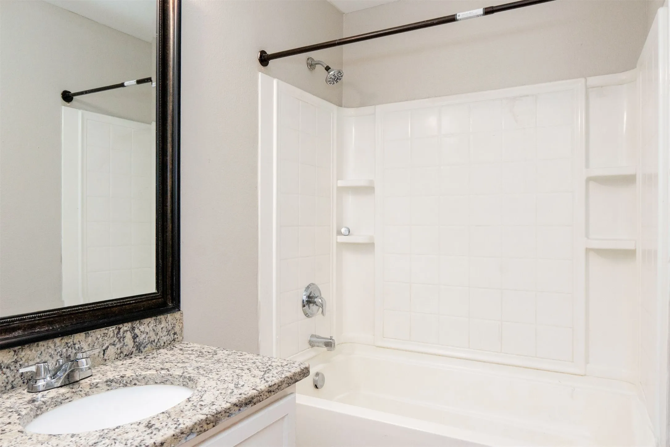 Single Family Residence For Sale in Tarrant County , 806 White Fields Way, Arlington, Texas 76002, 4 Bedroom, 2 Bathroom, 2 Garage spaces, 2,105 Sqft, built in 2007, mls#21319872, Real Estate Agent in Arlington, Homes For Sale in Tarrant county, Homes For Sale in Arlington, Realtor in Arlington Texas, Real Estate Brokerage Independent Realty Texas, Luminita Cordes Realtor