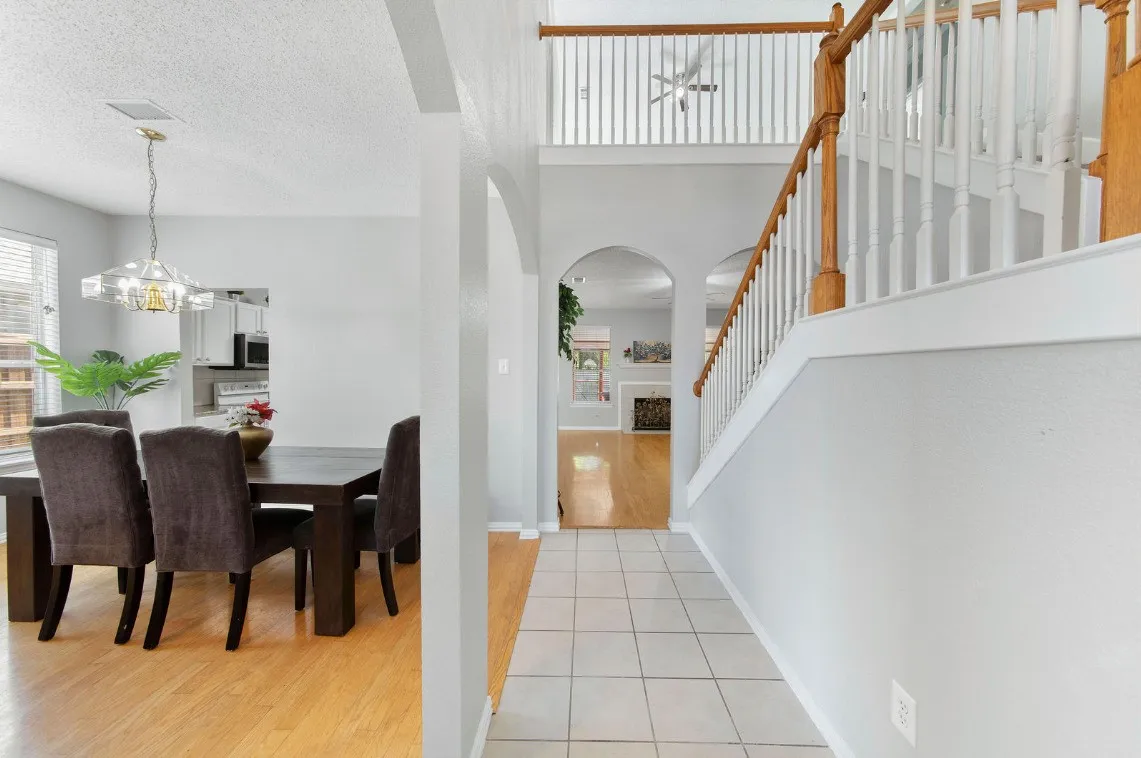 Single Family Residence For Sale in Dallas County , 3348 Autumn View Drive, Grand Prairie, Texas 75050, 5 Bedroom, 4 Bathroom, Garage spaces, 2,847 Sqft, built in 2003, mls#21320804, Real Estate Agent in Grand Prairie, Homes For Sale in Dallas county, Homes For Sale in Grand Prairie, Realtor in Grand Prairie Texas, Real Estate Brokerage Independent Realty Texas, Luminita Cordes Realtor