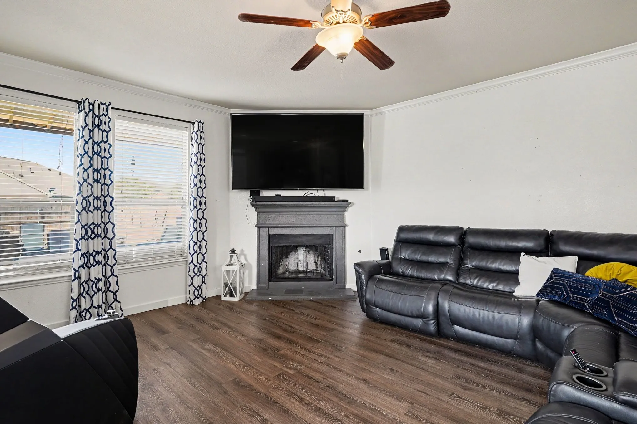 Single Family Residence For Sale in Tarrant County , 919 Keel Line Court, Crowley, Texas 76036, 4 Bedroom, 4 Bathroom, 2 Garage spaces, 2,530 Sqft, built in 2012, mls#21320912, Real Estate Agent in Crowley, Homes For Sale in Tarrant county, Homes For Sale in Crowley, Realtor in Crowley Texas, Real Estate Brokerage Independent Realty Texas, Luminita Cordes Realtor