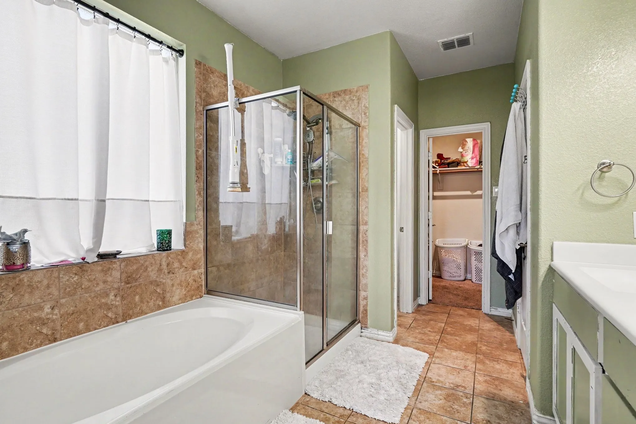 Single Family Residence For Sale in Tarrant County , 919 Keel Line Court, Crowley, Texas 76036, 4 Bedroom, 4 Bathroom, 2 Garage spaces, 2,530 Sqft, built in 2012, mls#21320912, Real Estate Agent in Crowley, Homes For Sale in Tarrant county, Homes For Sale in Crowley, Realtor in Crowley Texas, Real Estate Brokerage Independent Realty Texas, Luminita Cordes Realtor