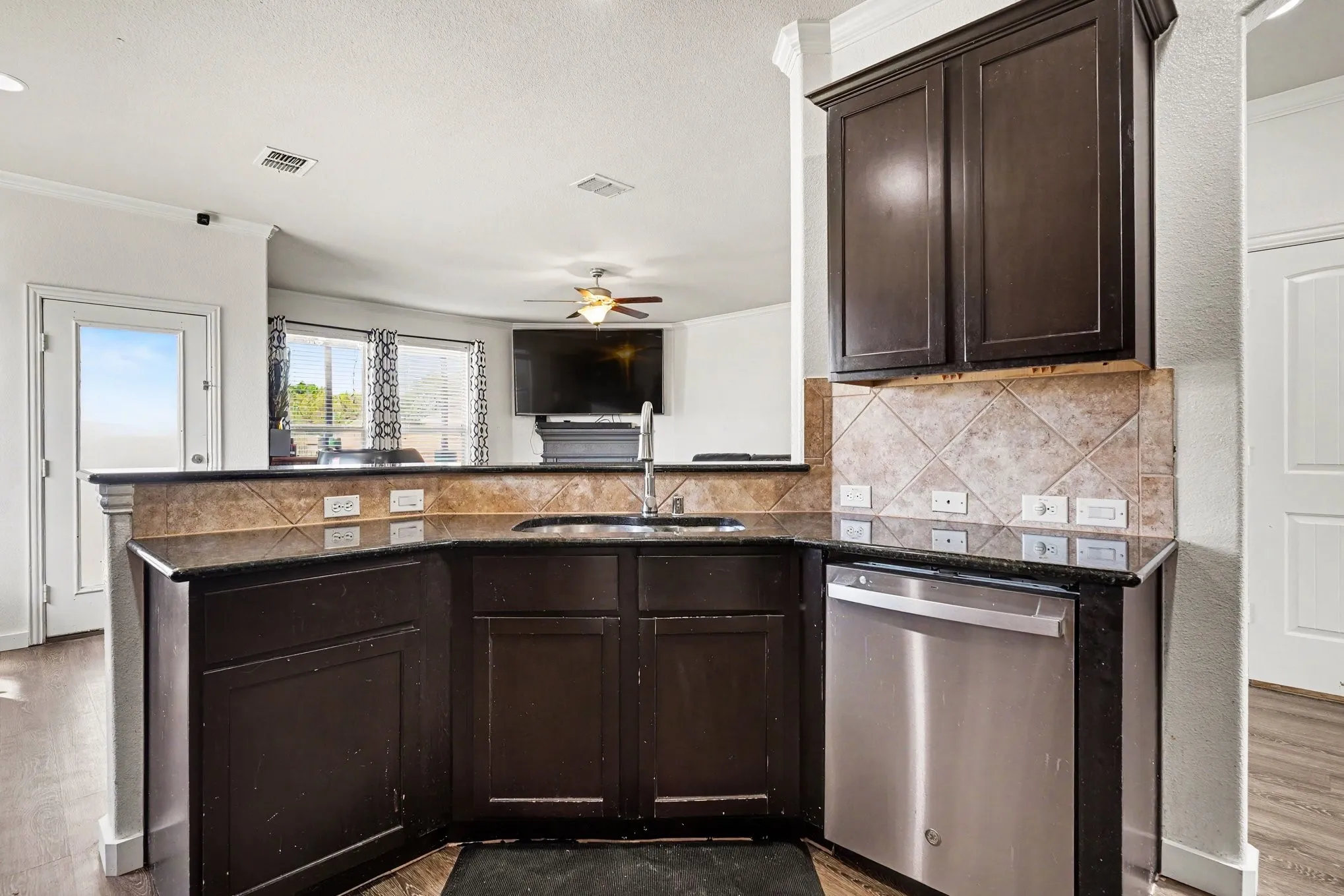 Single Family Residence For Sale in Tarrant County , 919 Keel Line Court, Crowley, Texas 76036, 4 Bedroom, 4 Bathroom, 2 Garage spaces, 2,530 Sqft, built in 2012, mls#21320912, Real Estate Agent in Crowley, Homes For Sale in Tarrant county, Homes For Sale in Crowley, Realtor in Crowley Texas, Real Estate Brokerage Independent Realty Texas, Luminita Cordes Realtor