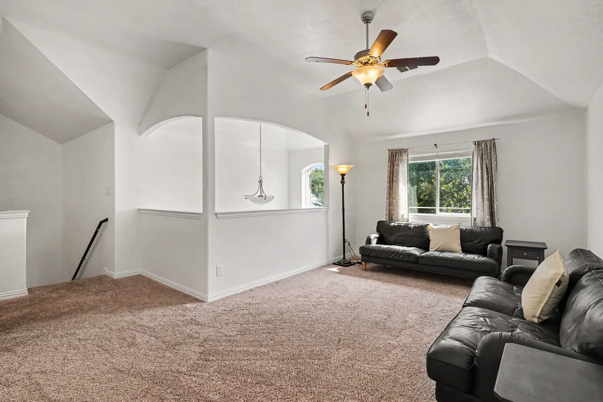 Single Family Residence For Sale in Tarrant County , 919 Keel Line Court, Crowley, Texas 76036, 4 Bedroom, 4 Bathroom, 2 Garage spaces, 2,530 Sqft, built in 2012, mls#21320912, Real Estate Agent in Crowley, Homes For Sale in Tarrant county, Homes For Sale in Crowley, Realtor in Crowley Texas, Real Estate Brokerage Independent Realty Texas, Luminita Cordes Realtor