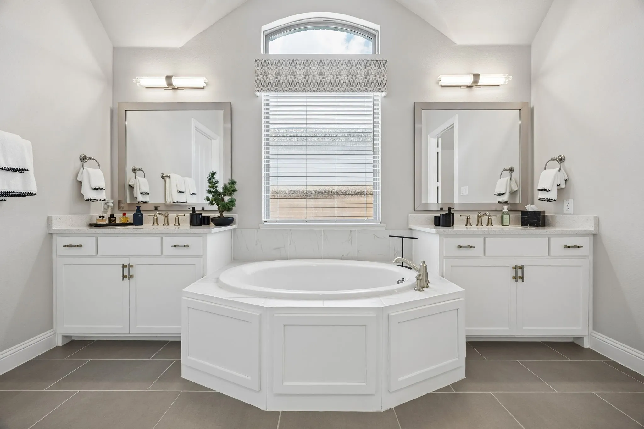 Single Family Residence For Sale in Denton County , 4204 Hidden Cove Road, Little Elm, Texas 75068, 4 Bedroom, 3 Bathroom, 3 Garage spaces, 3,168 Sqft, built in 2022, mls#21319861, Real Estate Agent in Little Elm, Homes For Sale in Denton county, Homes For Sale in Little Elm, Realtor in Little Elm Texas, Real Estate Brokerage Independent Realty Texas, Luminita Cordes Realtor