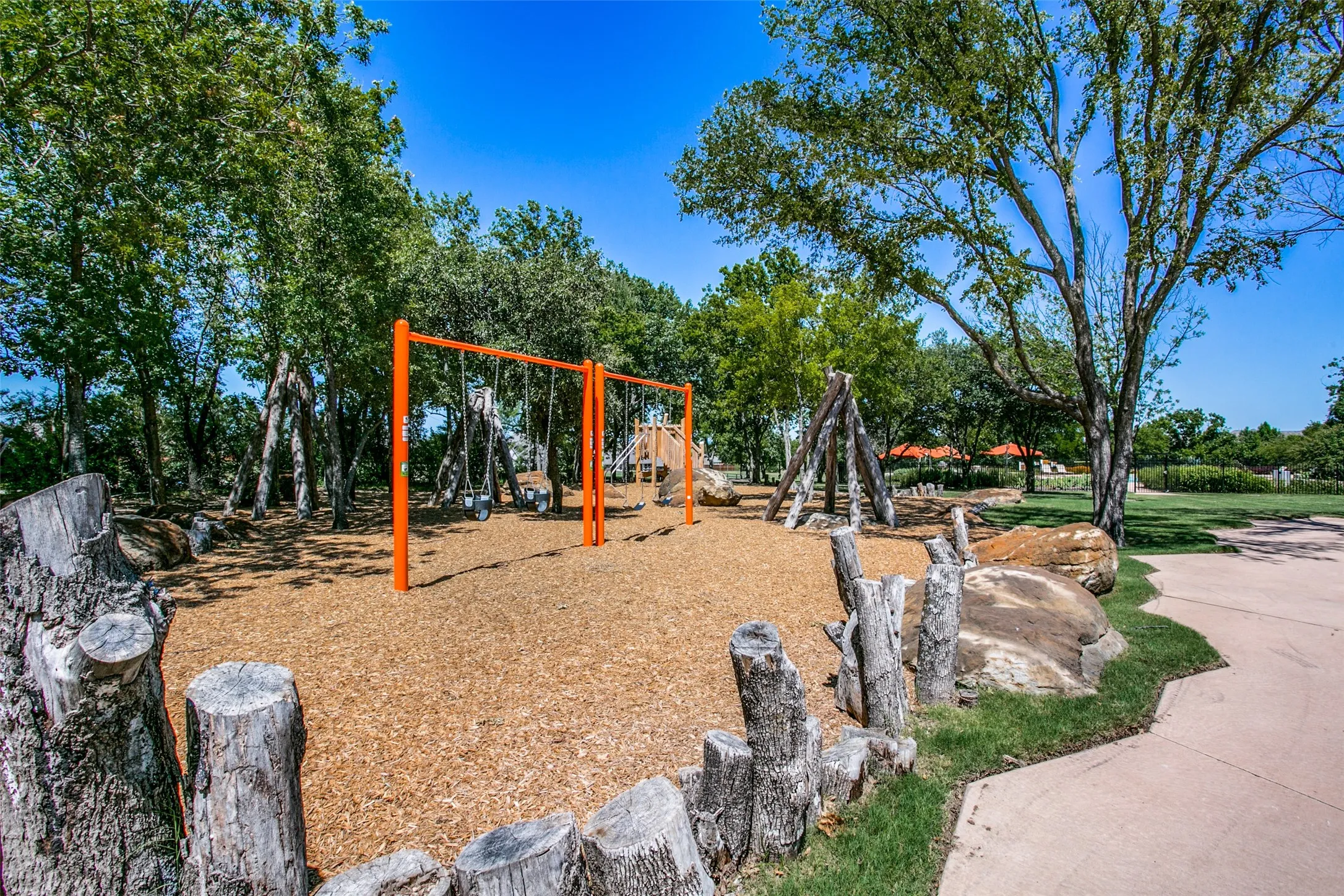 Single Family Residence For Sale in Denton County , 4204 Hidden Cove Road, Little Elm, Texas 75068, 4 Bedroom, 3 Bathroom, 3 Garage spaces, 3,168 Sqft, built in 2022, mls#21319861, Real Estate Agent in Little Elm, Homes For Sale in Denton county, Homes For Sale in Little Elm, Realtor in Little Elm Texas, Real Estate Brokerage Independent Realty Texas, Luminita Cordes Realtor