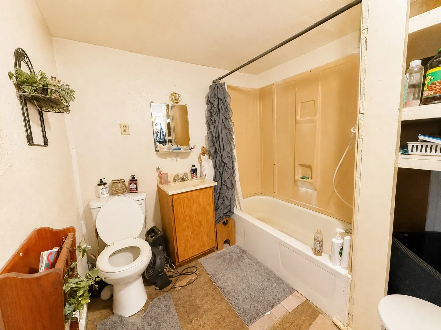 Single Family Residence For Sale in Navarro County , 601 SW 2nd Street, Kerens, Texas 75144, 2 Bedroom, 1 Bathroom, Garage spaces, 1,208 Sqft, built in 1910, mls#21320925, Real Estate Agent in Kerens, Homes For Sale in Navarro county, Homes For Sale in Kerens, Realtor in Kerens Texas, Real Estate Brokerage Independent Realty Texas, Luminita Cordes Realtor