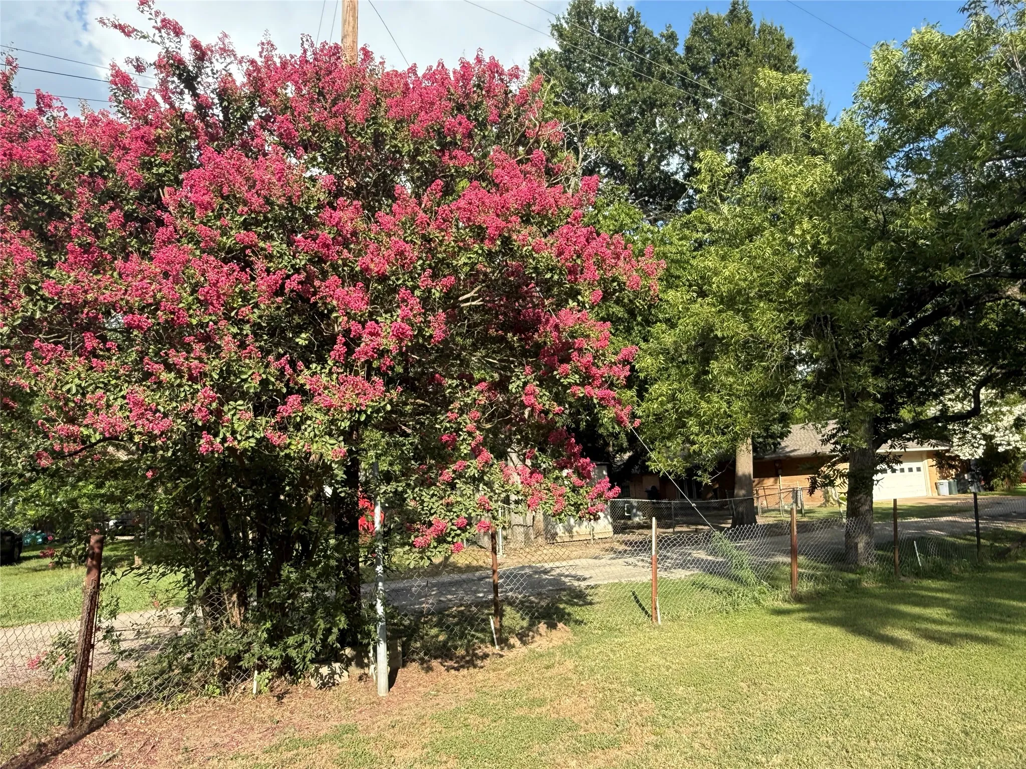 Single Family Residence For Sale in Navarro County , 601 SW 2nd Street, Kerens, Texas 75144, 2 Bedroom, 1 Bathroom, Garage spaces, 1,208 Sqft, built in 1910, mls#21320925, Real Estate Agent in Kerens, Homes For Sale in Navarro county, Homes For Sale in Kerens, Realtor in Kerens Texas, Real Estate Brokerage Independent Realty Texas, Luminita Cordes Realtor