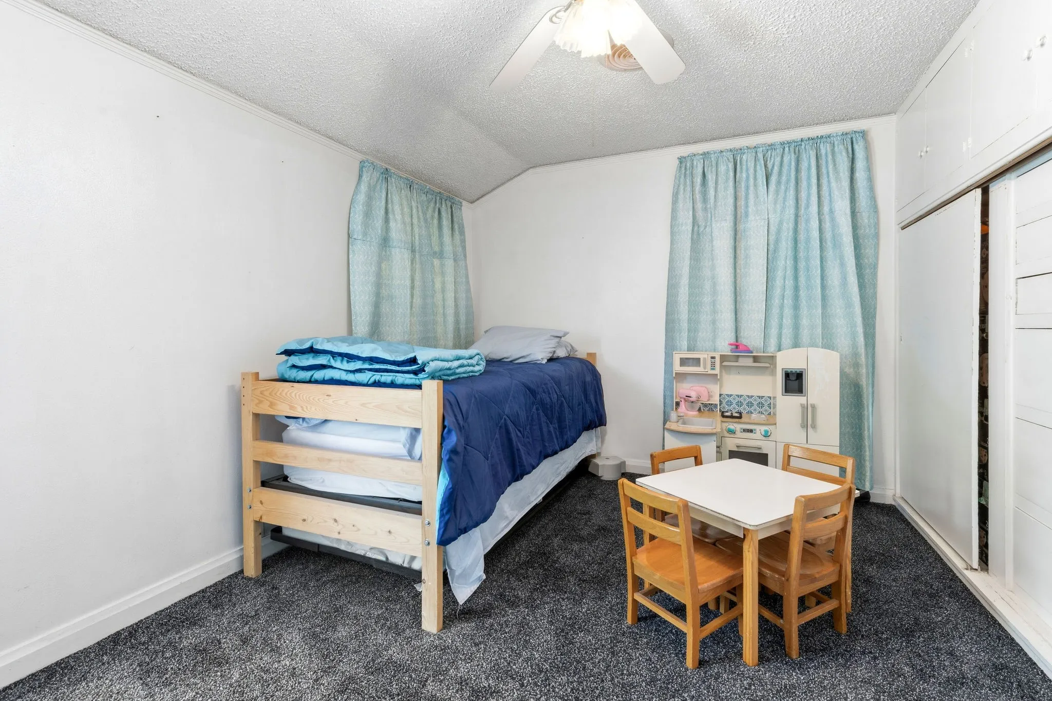 Duplex For Sale in Taylor County , 2202 and 2204 S 12th Street, Abilene, Texas 79605, 5 Bedroom, 3 Bathroom, Garage spaces, 0 Sqft, built in 1947, mls#21293998, Real Estate Agent in Abilene, Homes For Sale in Taylor county, Homes For Sale in Abilene, Realtor in Abilene Texas, Real Estate Brokerage Independent Realty Texas, Luminita Cordes Realtor