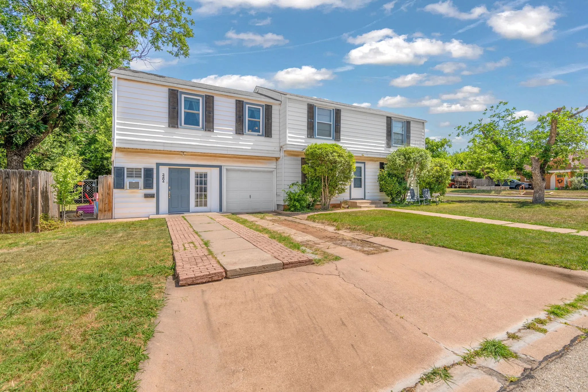 Duplex For Sale in Taylor County , 2202 and 2204 S 12th Street, Abilene, Texas 79605, 5 Bedroom, 3 Bathroom, Garage spaces, 0 Sqft, built in 1947, mls#21293998, Real Estate Agent in Abilene, Homes For Sale in Taylor county, Homes For Sale in Abilene, Realtor in Abilene Texas, Real Estate Brokerage Independent Realty Texas, Luminita Cordes Realtor