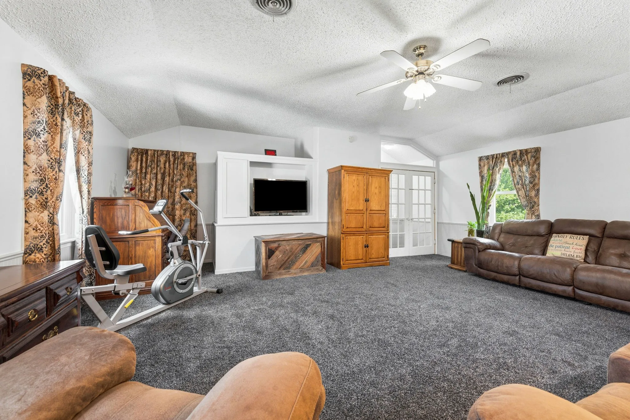 Duplex For Sale in Taylor County , 2202 and 2204 S 12th Street, Abilene, Texas 79605, 5 Bedroom, 3 Bathroom, Garage spaces, 0 Sqft, built in 1947, mls#21293998, Real Estate Agent in Abilene, Homes For Sale in Taylor county, Homes For Sale in Abilene, Realtor in Abilene Texas, Real Estate Brokerage Independent Realty Texas, Luminita Cordes Realtor