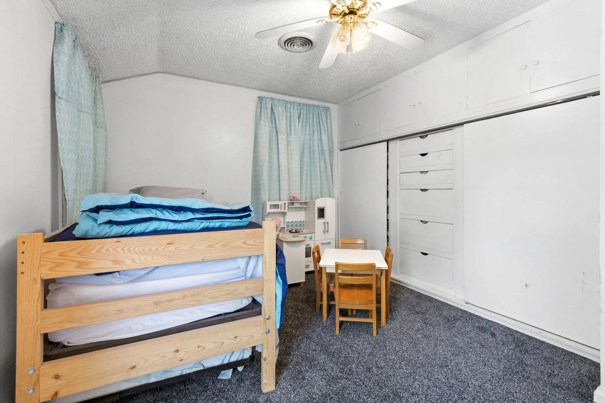Duplex For Sale in Taylor County , 2202 and 2204 S 12th Street, Abilene, Texas 79605, 5 Bedroom, 3 Bathroom, Garage spaces, 0 Sqft, built in 1947, mls#21293998, Real Estate Agent in Abilene, Homes For Sale in Taylor county, Homes For Sale in Abilene, Realtor in Abilene Texas, Real Estate Brokerage Independent Realty Texas, Luminita Cordes Realtor