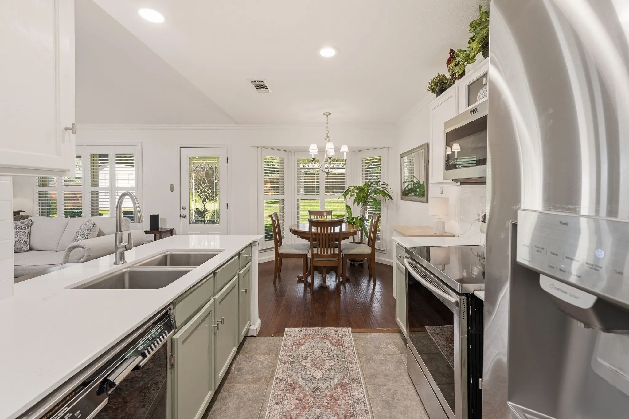 Single Family Residence For Sale in Tarrant County , 2507 Poppy Lane, Euless, Texas 76039, 3 Bedroom, 2 Bathroom, 2 Garage spaces, 1,154 Sqft, built in 1984, mls#21319382, Real Estate Agent in Euless, Homes For Sale in Tarrant county, Homes For Sale in Euless, Realtor in Euless Texas, Real Estate Brokerage Independent Realty Texas, Luminita Cordes Realtor
