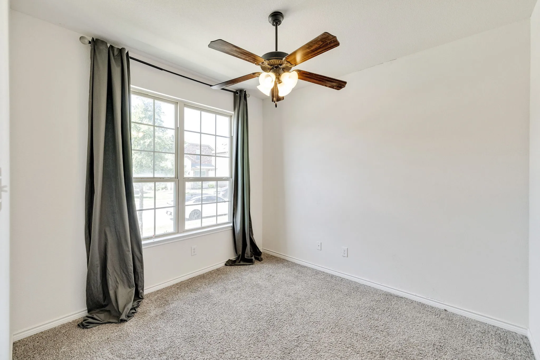 Single Family Residence For Sale in Collin County , 1521 Princeton Drive, Celina, Texas 75009, 4 Bedroom, 3 Bathroom, 2 Garage spaces, 1,947 Sqft, built in 2021, mls#21320863, Real Estate Agent in Celina, Homes For Sale in Collin county, Homes For Sale in Celina, Realtor in Celina Texas, Real Estate Brokerage Independent Realty Texas, Luminita Cordes Realtor