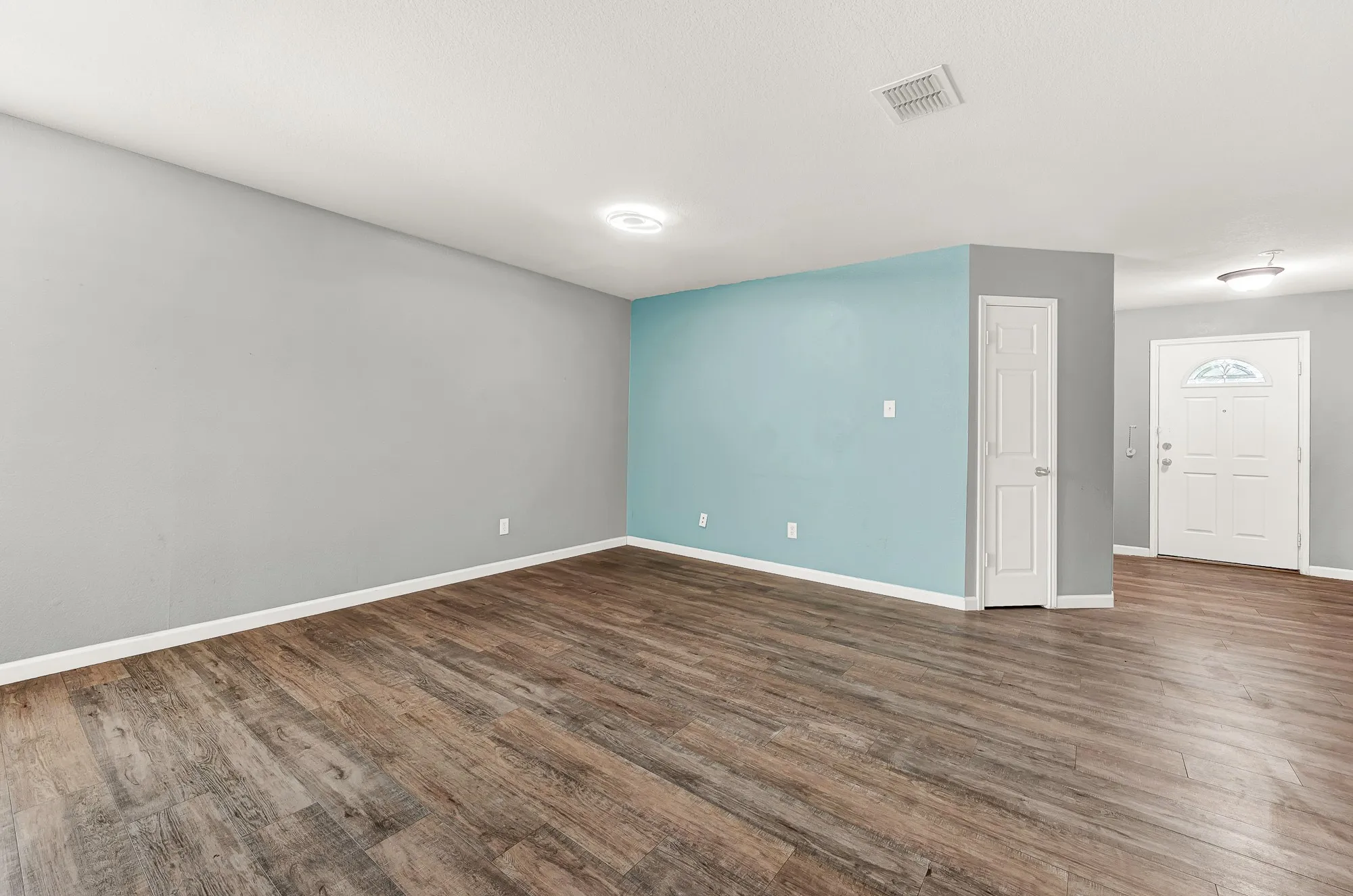 Single Family Residence For Rent in Tarrant County , 4613 Mountain Oak Street, Fort Worth, Texas 76244, 4 Bedrooms, 2 Bathrooms, 2 Garage spaces, 2,105 Sqft, built in 2007, Price $2,800, mls#21320530, Real Estate Agent in Fort Worth, Homes For Rent in Tarrant county, Homes For Rent in Fort Worth, Realtor in Fort Worth Texas, Real Estate Brokerage Independent Realty Texas, Luminita Cordes Realtor