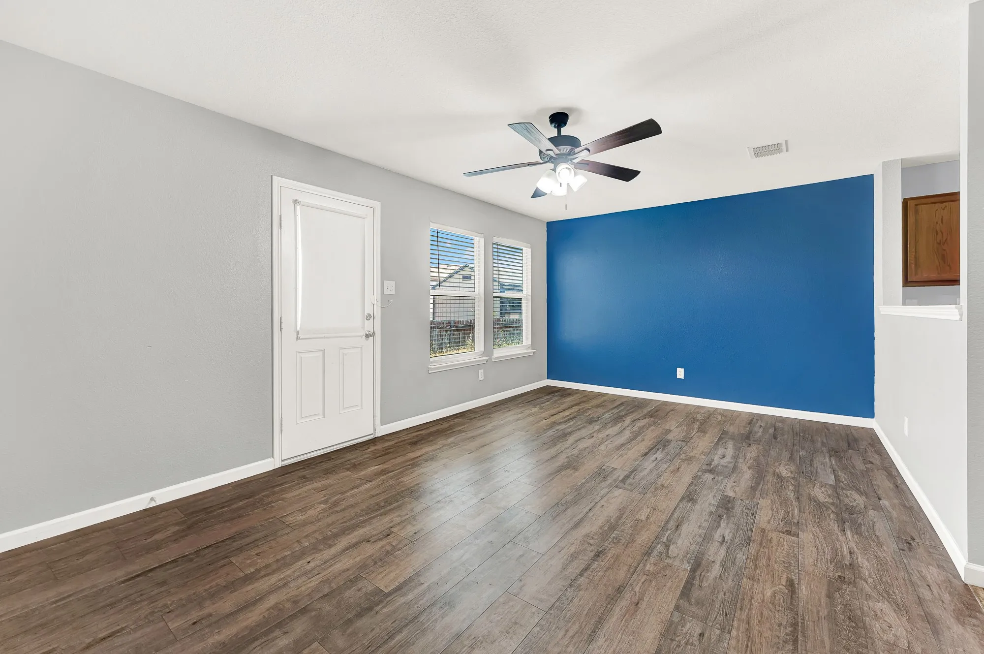 Single Family Residence For Rent in Tarrant County , 4613 Mountain Oak Street, Fort Worth, Texas 76244, 4 Bedrooms, 2 Bathrooms, 2 Garage spaces, 2,105 Sqft, built in 2007, Price $2,800, mls#21320530, Real Estate Agent in Fort Worth, Homes For Rent in Tarrant county, Homes For Rent in Fort Worth, Realtor in Fort Worth Texas, Real Estate Brokerage Independent Realty Texas, Luminita Cordes Realtor