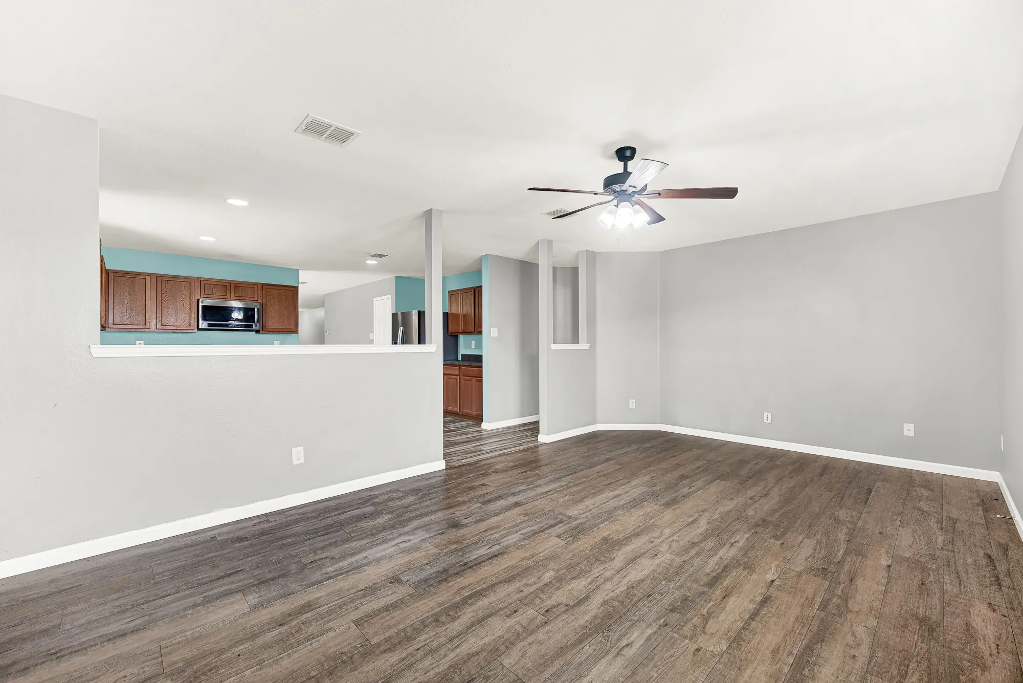 Single Family Residence For Rent in Tarrant County , 4613 Mountain Oak Street, Fort Worth, Texas 76244, 4 Bedrooms, 2 Bathrooms, 2 Garage spaces, 2,105 Sqft, built in 2007, Price $2,800, mls#21320530, Real Estate Agent in Fort Worth, Homes For Rent in Tarrant county, Homes For Rent in Fort Worth, Realtor in Fort Worth Texas, Real Estate Brokerage Independent Realty Texas, Luminita Cordes Realtor