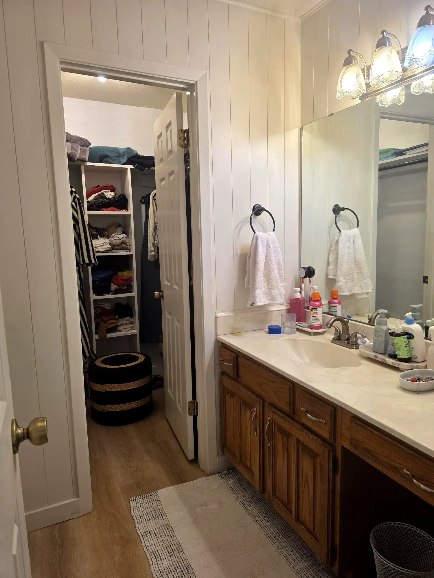 Single Family Residence For Sale in Lamar County , 355 35th Street SE, Paris, Texas 75460, 3 Bedroom, 2 Bathroom, 2 Garage spaces, 1,971 Sqft, built in 1980, mls#21315512, Real Estate Agent in Paris, Homes For Sale in Lamar county, Homes For Sale in Paris, Realtor in Paris Texas, Real Estate Brokerage Independent Realty Texas, Luminita Cordes Realtor
