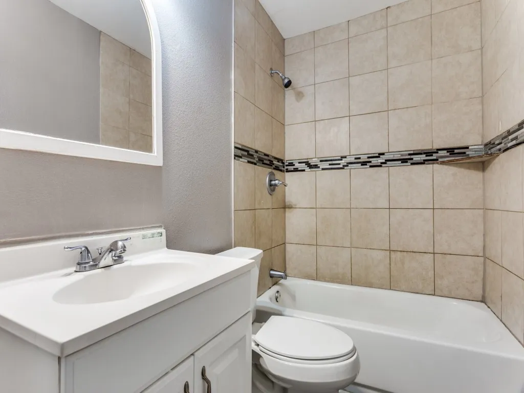 Single Family Residence For Sale in Tarrant County , 4309 Patricia Street, Haltom City, Texas 76117, 4 Bedroom, 2 Bathroom, Garage spaces, 1,280 Sqft, built in 1952, mls#21319986, Real Estate Agent in Haltom City, Homes For Sale in Tarrant county, Homes For Sale in Haltom City, Realtor in Haltom City Texas, Real Estate Brokerage Independent Realty Texas, Luminita Cordes Realtor