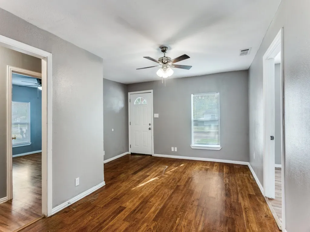 Single Family Residence For Sale in Tarrant County , 4309 Patricia Street, Haltom City, Texas 76117, 4 Bedroom, 2 Bathroom, Garage spaces, 1,280 Sqft, built in 1952, mls#21319986, Real Estate Agent in Haltom City, Homes For Sale in Tarrant county, Homes For Sale in Haltom City, Realtor in Haltom City Texas, Real Estate Brokerage Independent Realty Texas, Luminita Cordes Realtor