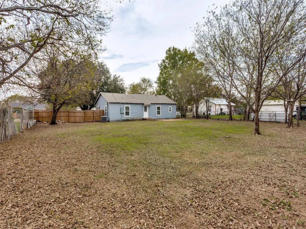 Single Family Residence For Sale in Tarrant County , 4309 Patricia Street, Haltom City, Texas 76117, 4 Bedroom, 2 Bathroom, Garage spaces, 1,280 Sqft, built in 1952, mls#21319986, Real Estate Agent in Haltom City, Homes For Sale in Tarrant county, Homes For Sale in Haltom City, Realtor in Haltom City Texas, Real Estate Brokerage Independent Realty Texas, Luminita Cordes Realtor