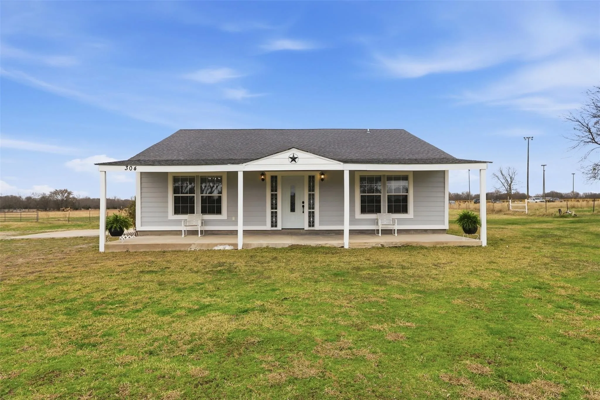 Single Family Residence For Rent in Hunt County , 304 County Road 2260, Greenville, Texas 75402, 3 Bedroom, 2 Bathroom, Garage spaces, 1,600 Sqft, built in 2018, mls#21320978, Real Estate Agent in Greenville, Homes For Rent in Hunt county, Homes For Rent in Greenville, Realtor in Greenville Texas, Real Estate Brokerage Independent Realty Texas, Luminita Cordes Realtor