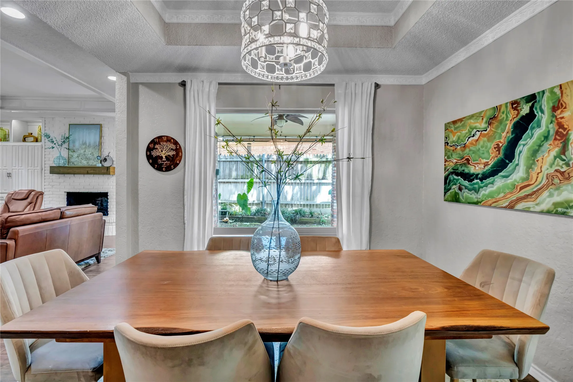 Single Family Residence For Sale in Tarrant County , 1830 Rhinevalley Drive, Arlington, Texas 76012, 3 Bedroom, 3 Bathroom, 2 Garage spaces, 2,482 Sqft, built in 1978, mls#21319167, Real Estate Agent in Arlington, Homes For Sale in Tarrant county, Homes For Sale in Arlington, Realtor in Arlington Texas, Real Estate Brokerage Independent Realty Texas, Luminita Cordes Realtor