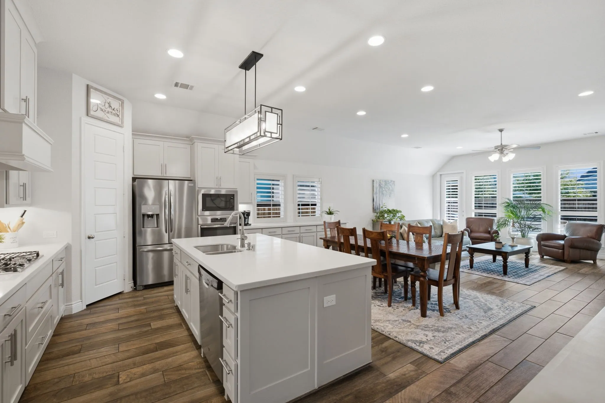 Single Family Residence For Sale in Collin County , 8612 Backwater Bay Cove, Mc Kinney, Texas 75071, 4 Bedroom, 3 Bathroom, 2 Garage spaces, 2,544 Sqft, built in 2018, mls#21320916, Real Estate Agent in Mc Kinney, Homes For Sale in Collin county, Homes For Sale in Mc Kinney, Realtor in Mc Kinney Texas, Real Estate Brokerage Independent Realty Texas, Luminita Cordes Realtor