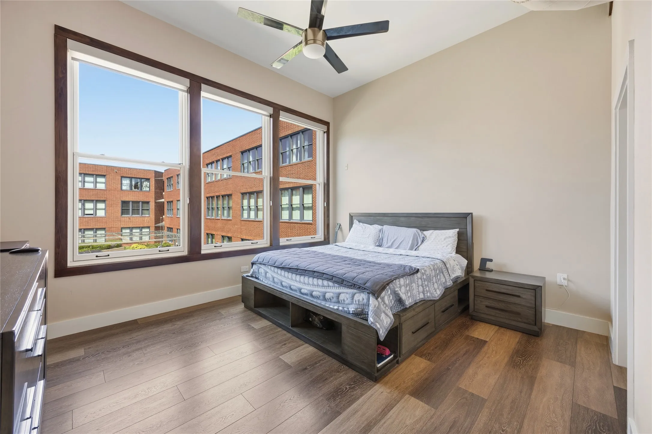 Condominium For Sale in Dallas County , 2502 Live Oak Street 235, Dallas, Texas 75204, 2 Bedroom, 2 Bathroom, 2 Garage spaces, 1,398 Sqft, built in 1998, mls#21320989, Real Estate Agent in Dallas, Homes For Sale in Dallas county, Homes For Sale in Dallas, Realtor in Dallas Texas, Real Estate Brokerage Independent Realty Texas, Luminita Cordes Realtor