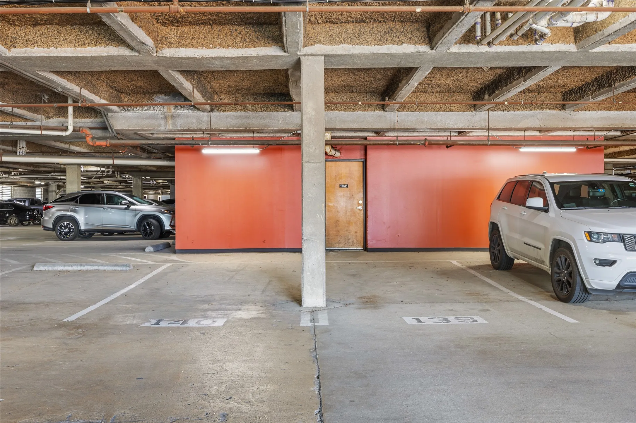 Condominium For Sale in Dallas County , 2502 Live Oak Street 235, Dallas, Texas 75204, 2 Bedroom, 2 Bathroom, 2 Garage spaces, 1,398 Sqft, built in 1998, mls#21320989, Real Estate Agent in Dallas, Homes For Sale in Dallas county, Homes For Sale in Dallas, Realtor in Dallas Texas, Real Estate Brokerage Independent Realty Texas, Luminita Cordes Realtor