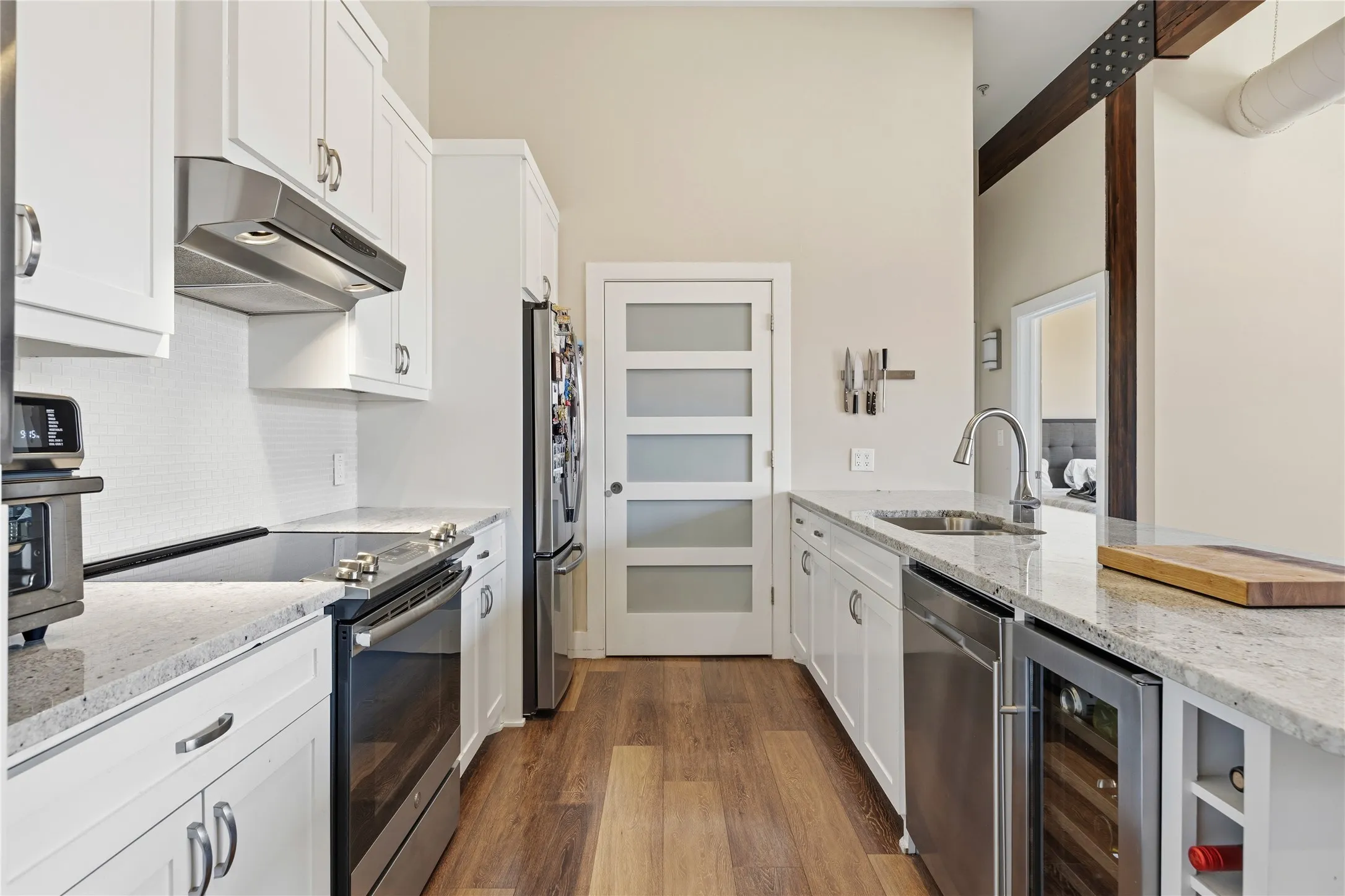 Condominium For Sale in Dallas County , 2502 Live Oak Street 235, Dallas, Texas 75204, 2 Bedroom, 2 Bathroom, 2 Garage spaces, 1,398 Sqft, built in 1998, mls#21320989, Real Estate Agent in Dallas, Homes For Sale in Dallas county, Homes For Sale in Dallas, Realtor in Dallas Texas, Real Estate Brokerage Independent Realty Texas, Luminita Cordes Realtor