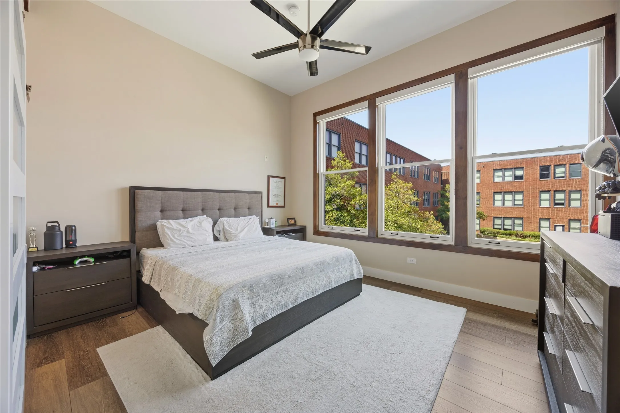 Condominium For Sale in Dallas County , 2502 Live Oak Street 235, Dallas, Texas 75204, 2 Bedroom, 2 Bathroom, 2 Garage spaces, 1,398 Sqft, built in 1998, mls#21320989, Real Estate Agent in Dallas, Homes For Sale in Dallas county, Homes For Sale in Dallas, Realtor in Dallas Texas, Real Estate Brokerage Independent Realty Texas, Luminita Cordes Realtor