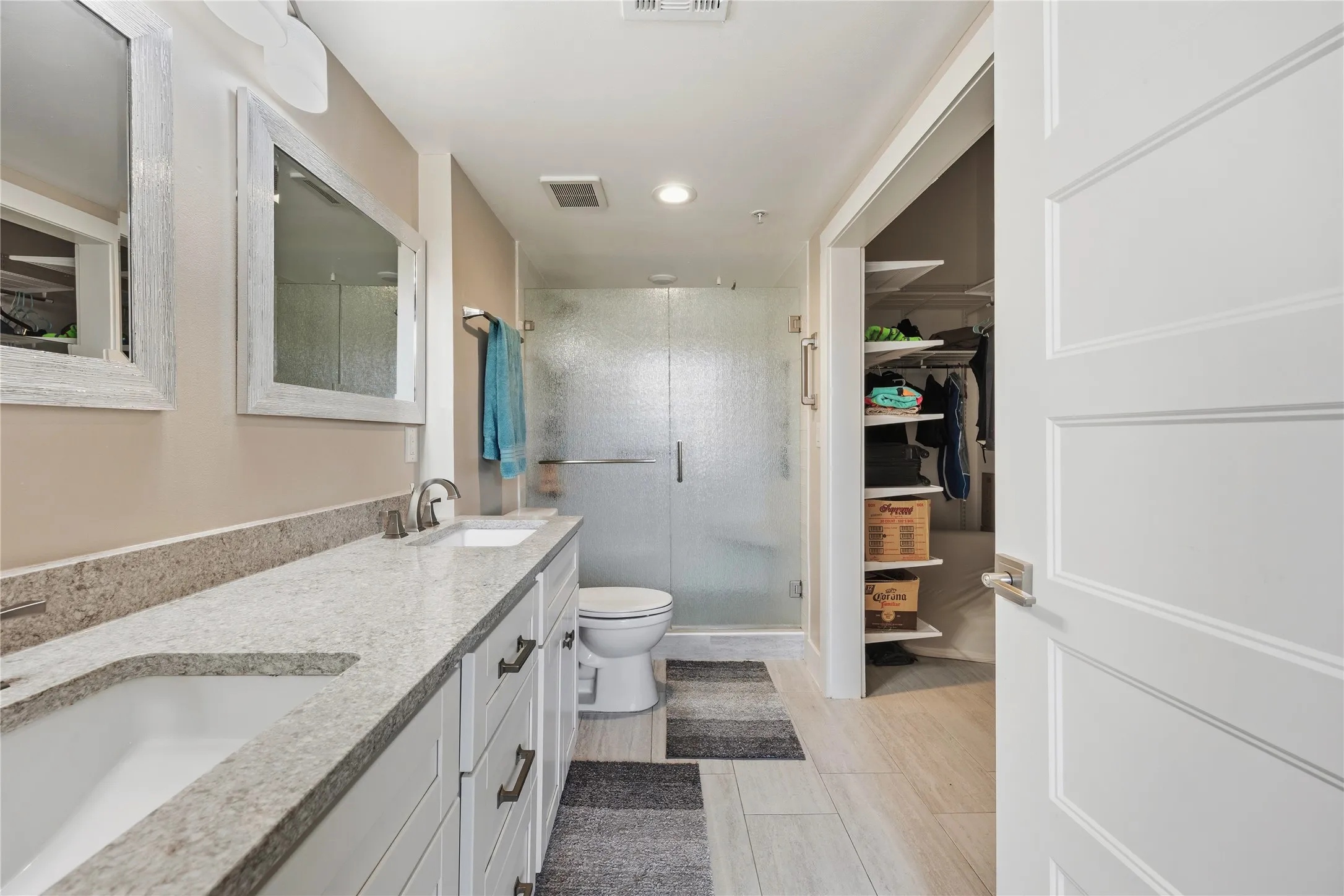 Condominium For Sale in Dallas County , 2502 Live Oak Street 235, Dallas, Texas 75204, 2 Bedroom, 2 Bathroom, 2 Garage spaces, 1,398 Sqft, built in 1998, mls#21320989, Real Estate Agent in Dallas, Homes For Sale in Dallas county, Homes For Sale in Dallas, Realtor in Dallas Texas, Real Estate Brokerage Independent Realty Texas, Luminita Cordes Realtor