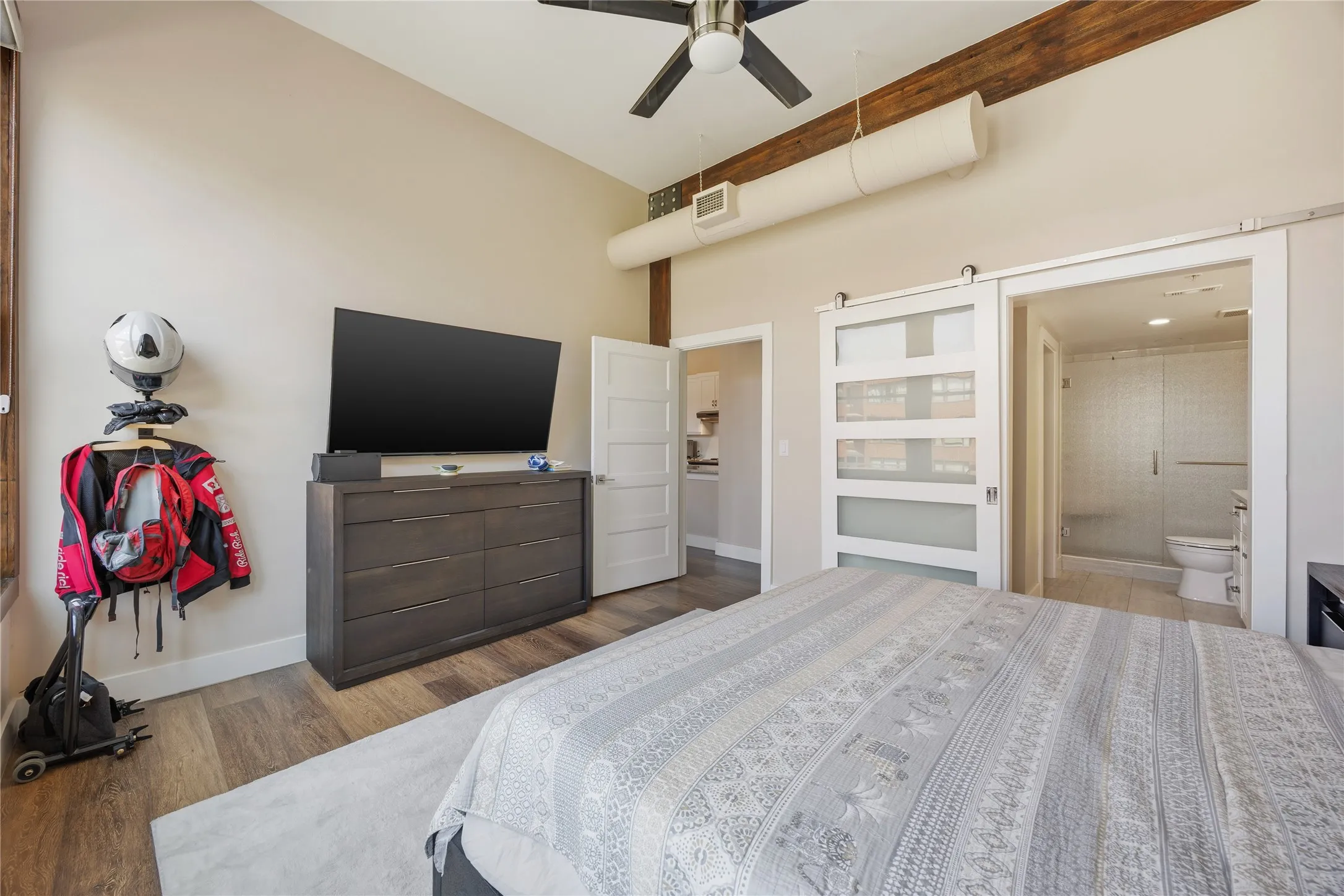 Condominium For Sale in Dallas County , 2502 Live Oak Street 235, Dallas, Texas 75204, 2 Bedroom, 2 Bathroom, 2 Garage spaces, 1,398 Sqft, built in 1998, mls#21320989, Real Estate Agent in Dallas, Homes For Sale in Dallas county, Homes For Sale in Dallas, Realtor in Dallas Texas, Real Estate Brokerage Independent Realty Texas, Luminita Cordes Realtor