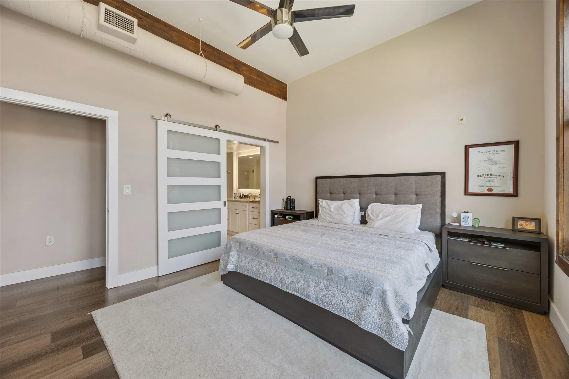Condominium For Sale in Dallas County , 2502 Live Oak Street 235, Dallas, Texas 75204, 2 Bedroom, 2 Bathroom, 2 Garage spaces, 1,398 Sqft, built in 1998, mls#21320989, Real Estate Agent in Dallas, Homes For Sale in Dallas county, Homes For Sale in Dallas, Realtor in Dallas Texas, Real Estate Brokerage Independent Realty Texas, Luminita Cordes Realtor