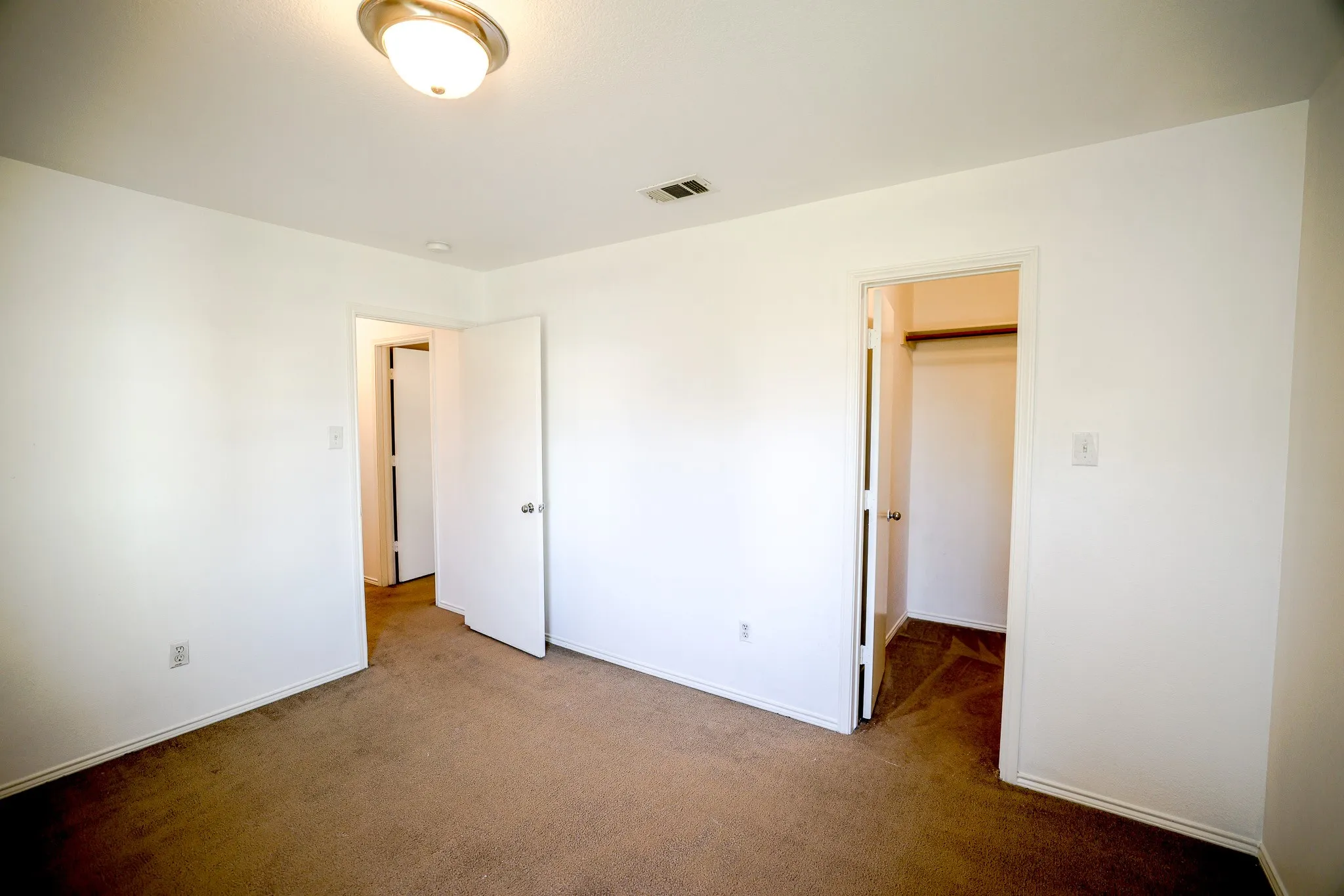 Single Family Residence For Rent in Denton County , 1645 Dream Catcher Way, Krum, Texas 76249, 3 Bedrooms, 2 Bathrooms, 2 Garage spaces, 2,024 Sqft, built in 2009, Price $2,100, mls#21320967, Real Estate Agent in Krum, Homes For Rent in Denton county, Homes For Rent in Krum, Realtor in Krum Texas, Real Estate Brokerage Independent Realty Texas, Luminita Cordes Realtor