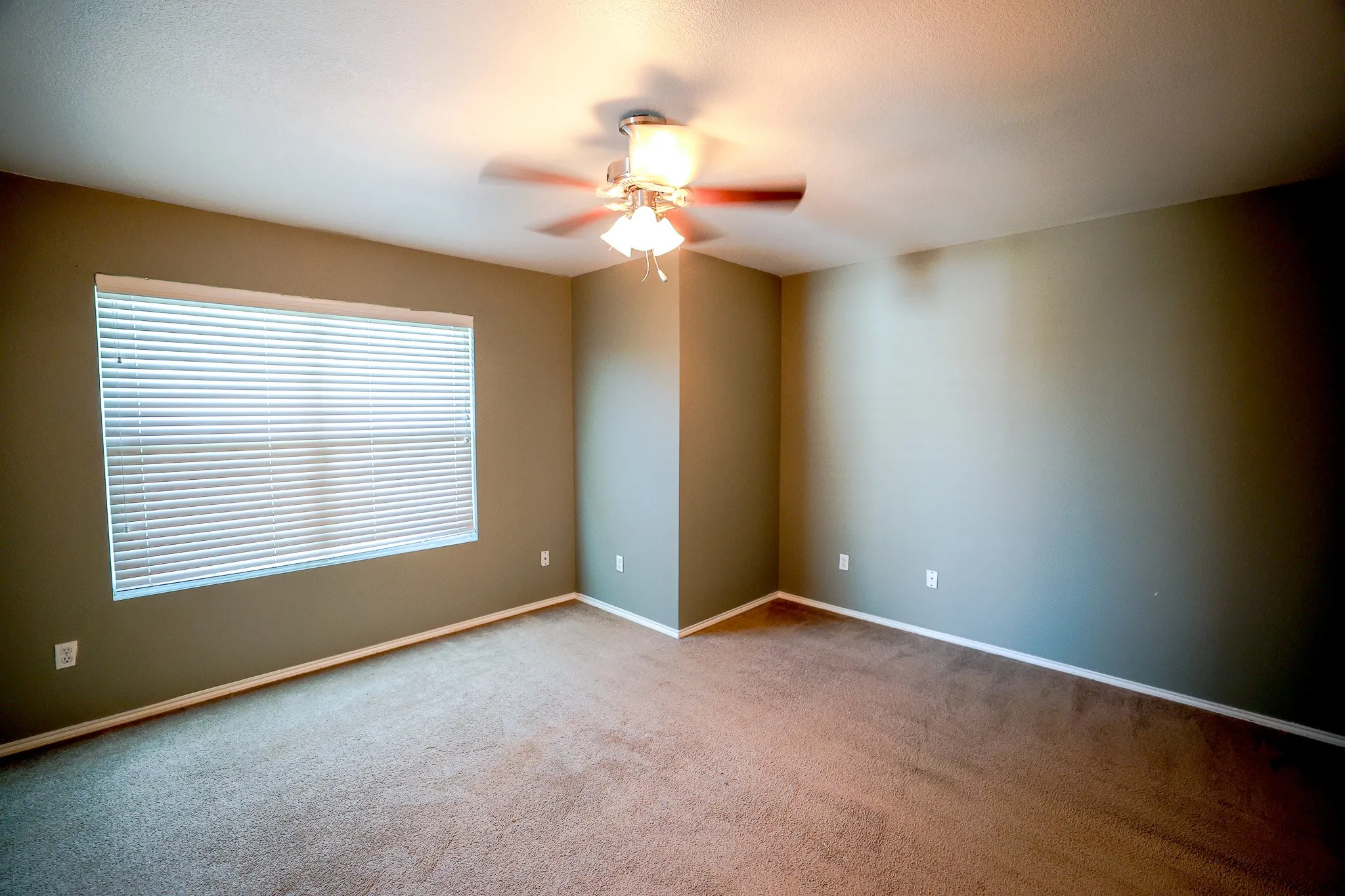 Single Family Residence For Rent in Denton County , 1645 Dream Catcher Way, Krum, Texas 76249, 3 Bedrooms, 2 Bathrooms, 2 Garage spaces, 2,024 Sqft, built in 2009, Price $2,100, mls#21320967, Real Estate Agent in Krum, Homes For Rent in Denton county, Homes For Rent in Krum, Realtor in Krum Texas, Real Estate Brokerage Independent Realty Texas, Luminita Cordes Realtor